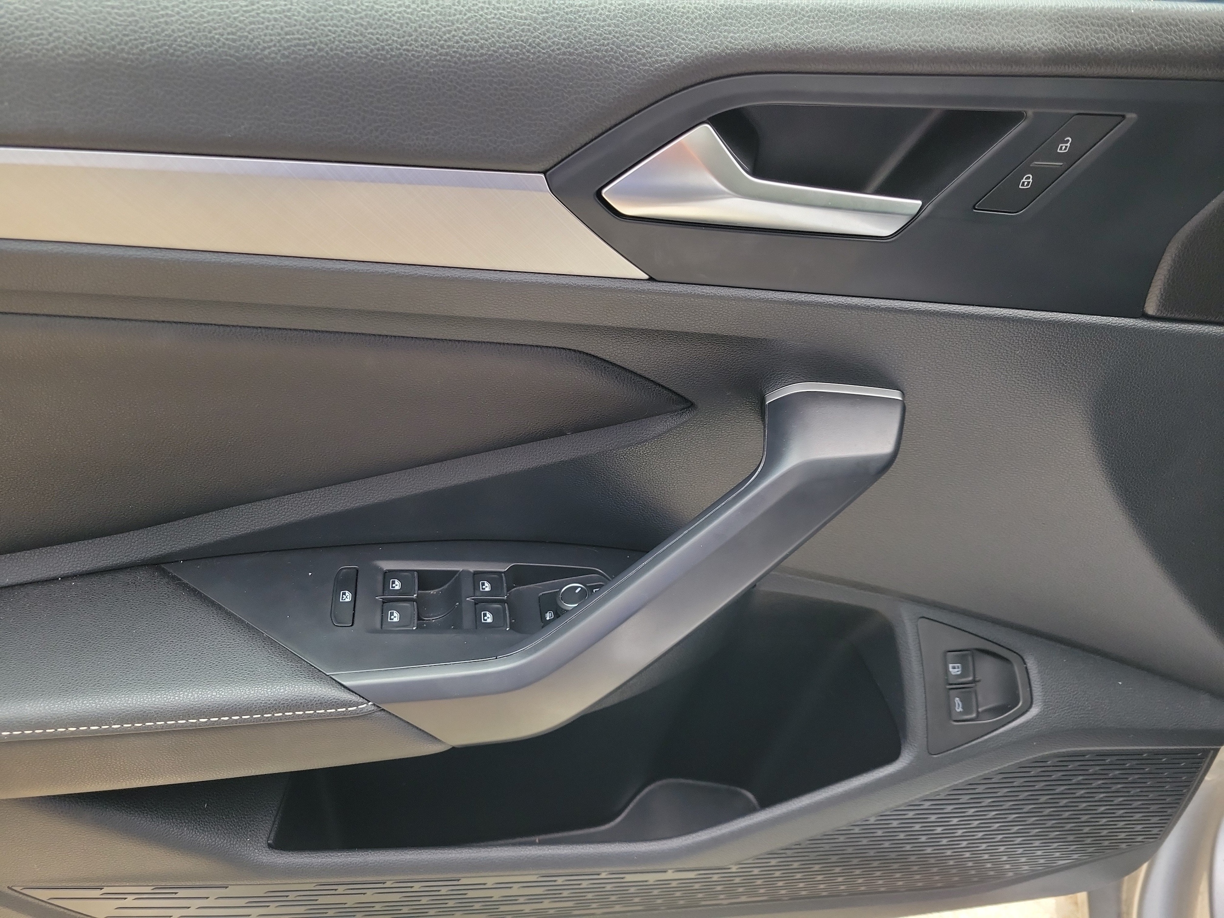 2024 Volkswagen Jetta SE - Photo 17
