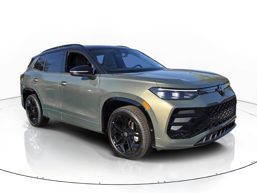 New 2026 Volkswagen Tiguan 2.0T SE R-Line Black SUV