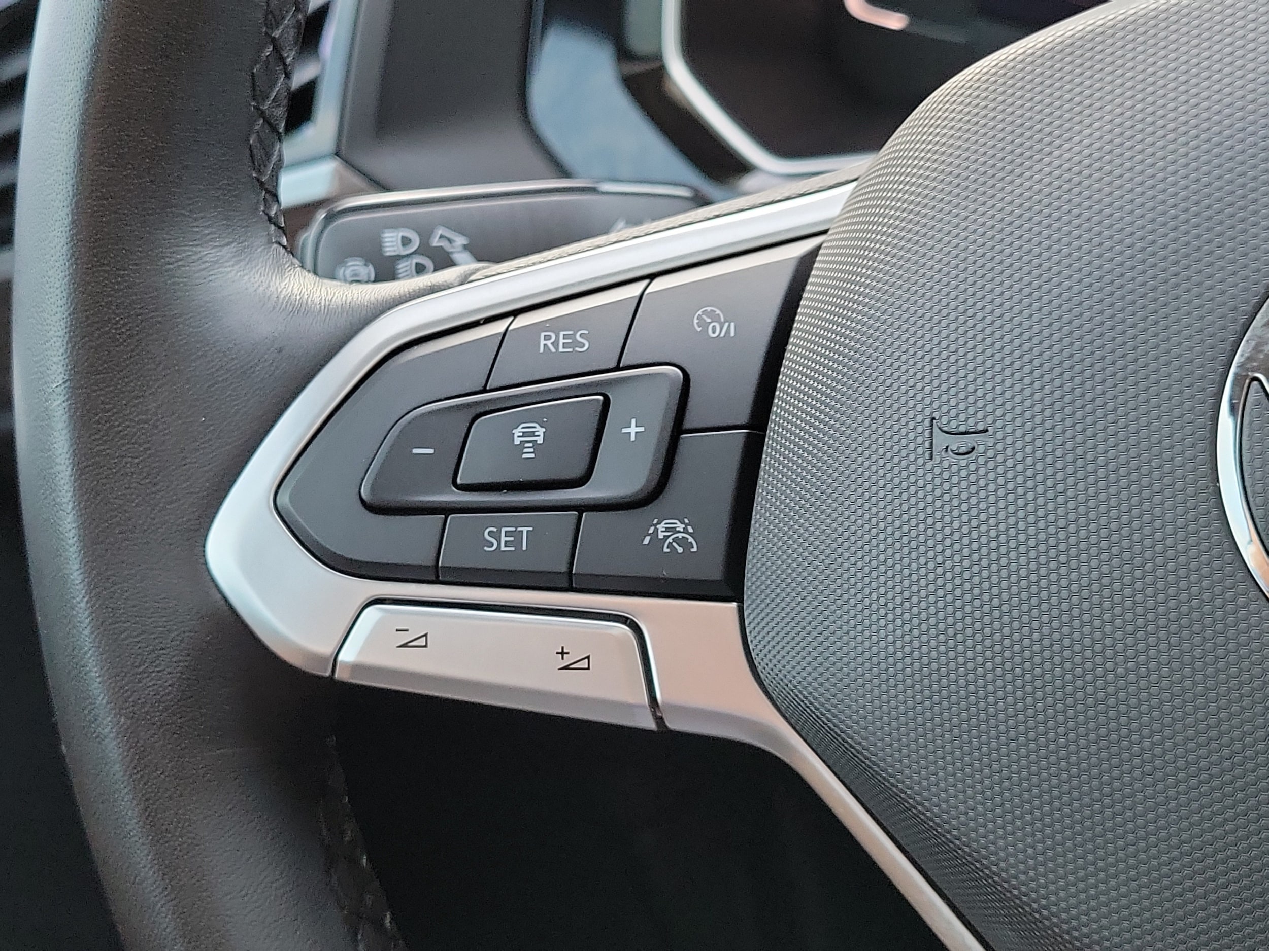 2024 Volkswagen Jetta SEL - Photo 23