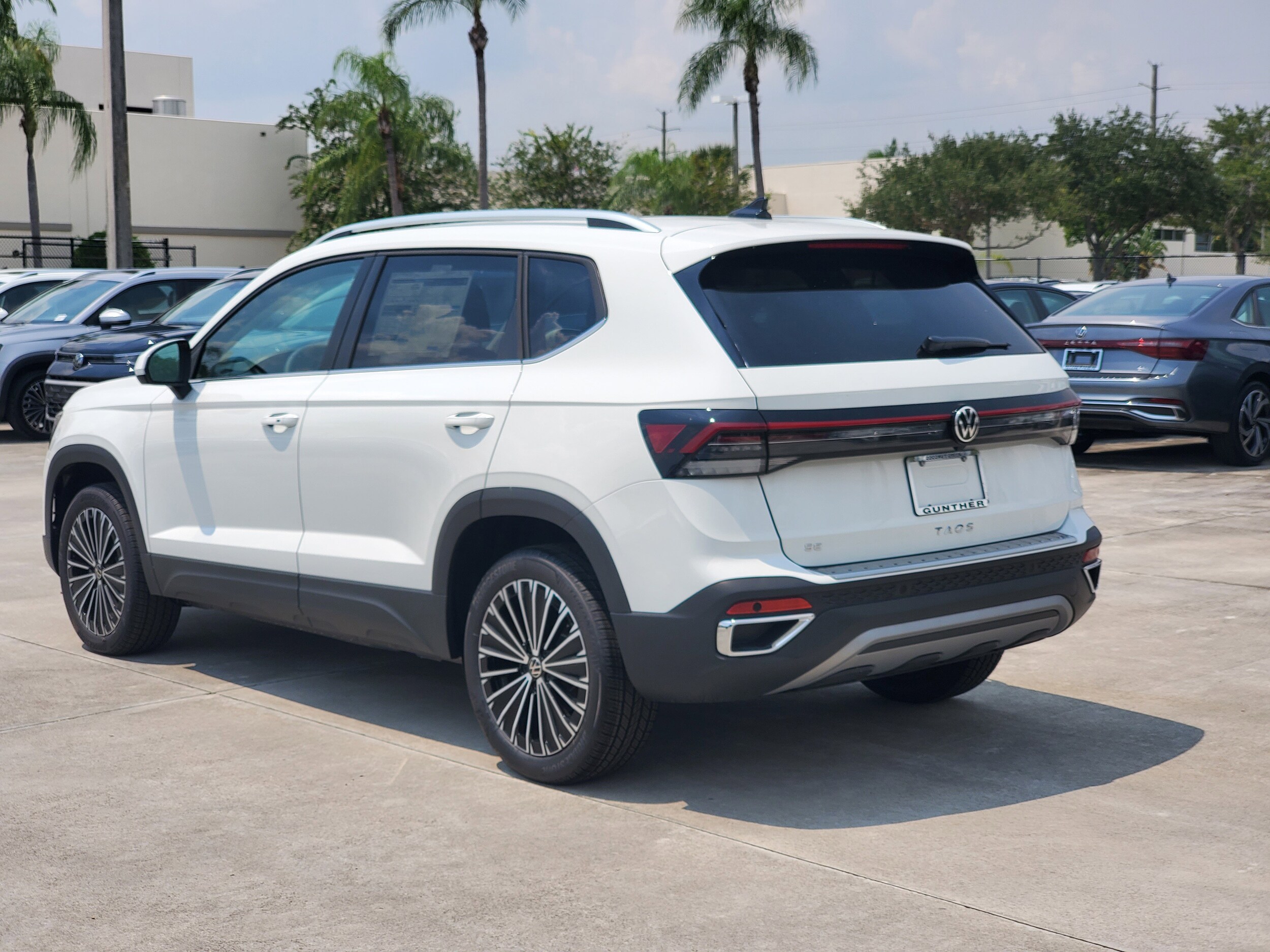 2024 Volkswagen Taos SE photo 2
