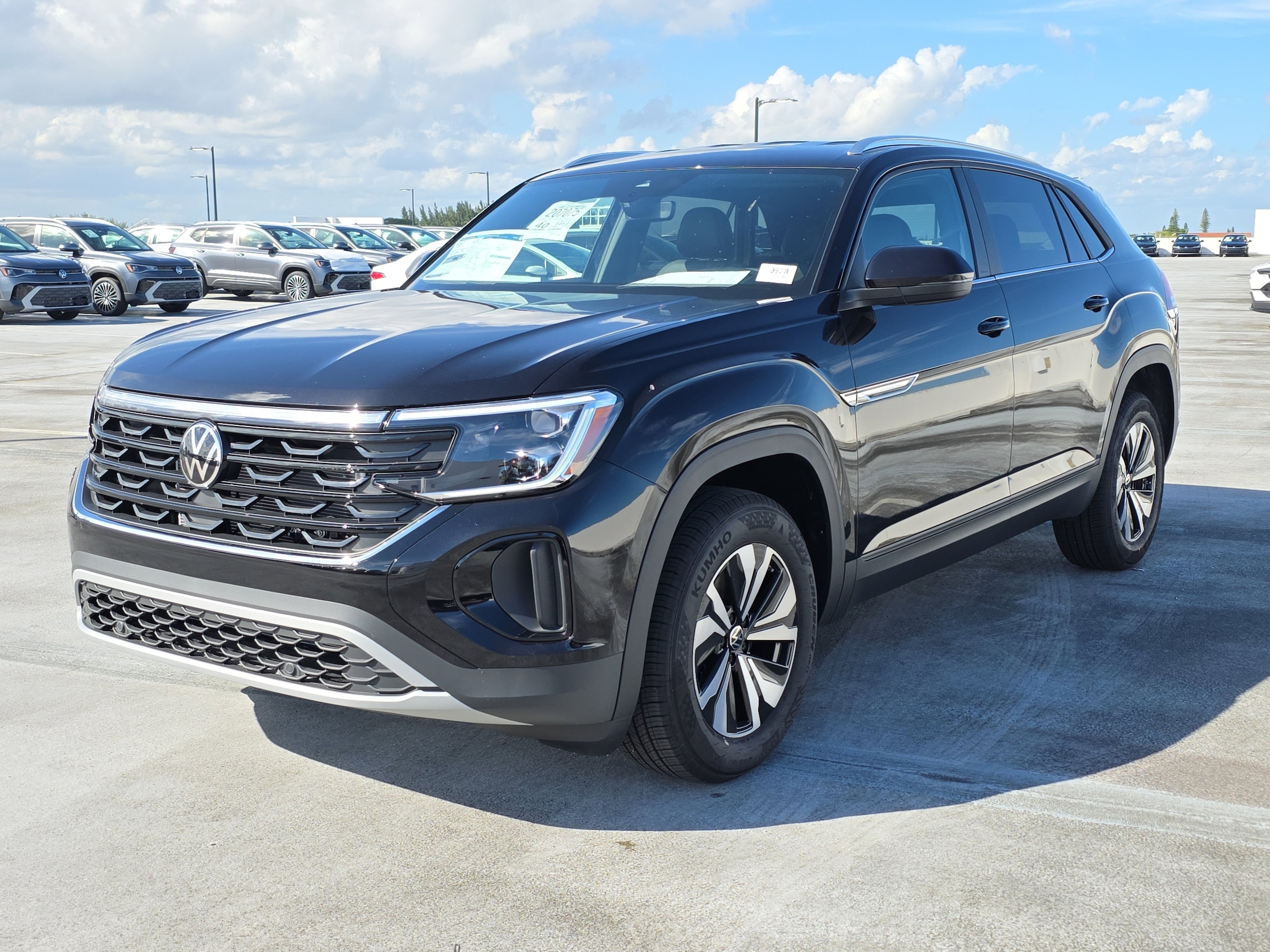 2026 Volkswagen Atlas Cross Sport SE photo 2