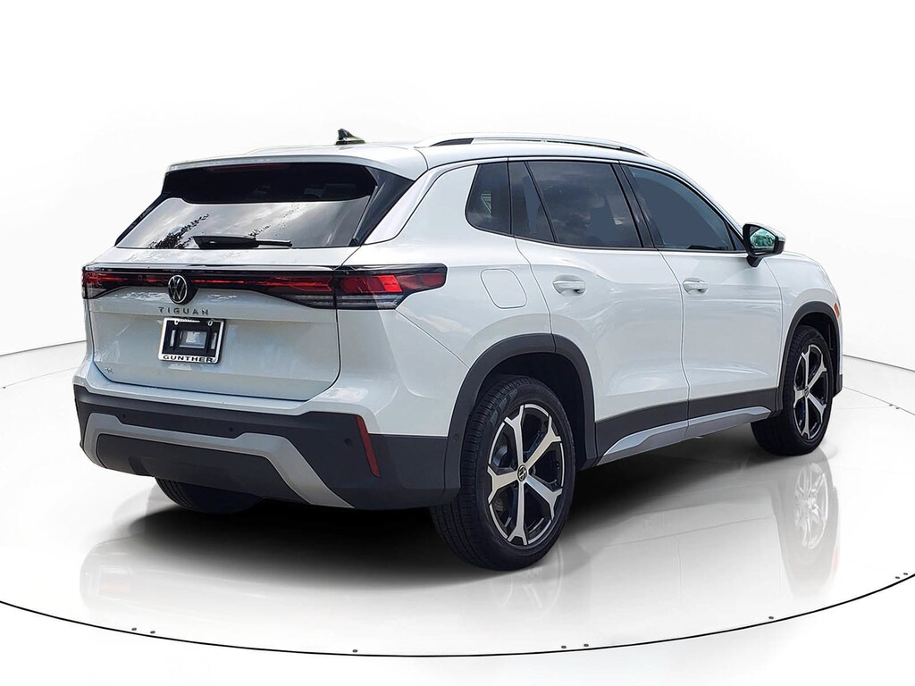 New 2026 Volkswagen Tiguan 2.0T SE SUV