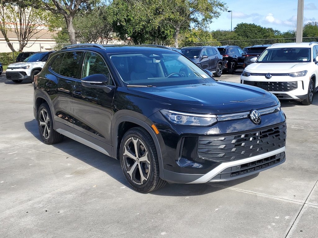 New 2026 Volkswagen Tiguan 2.0T SE SUV