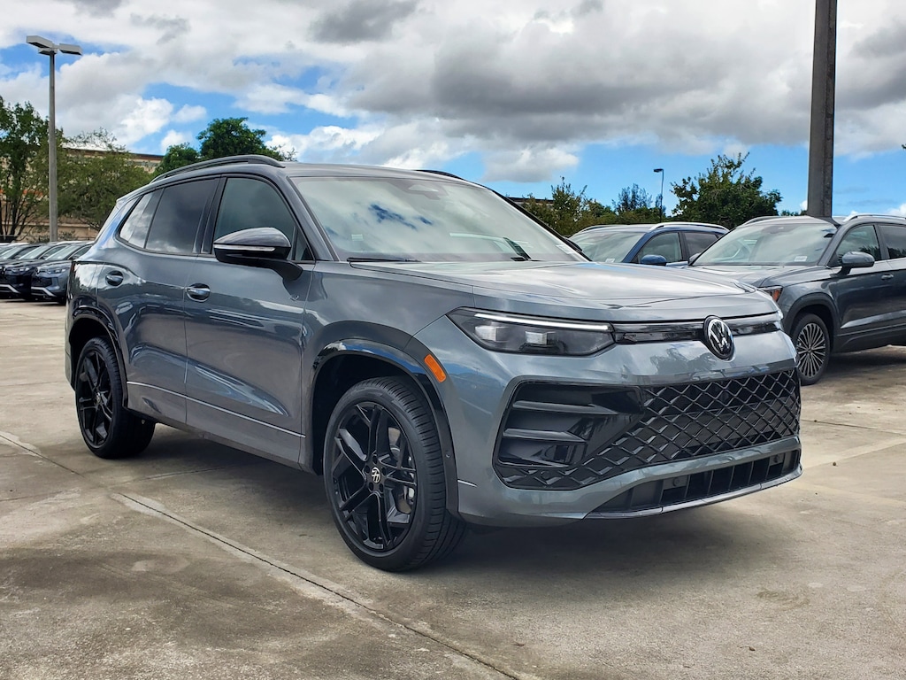 New 2026 Volkswagen Tiguan 2.0T SE R-Line Black SUV
