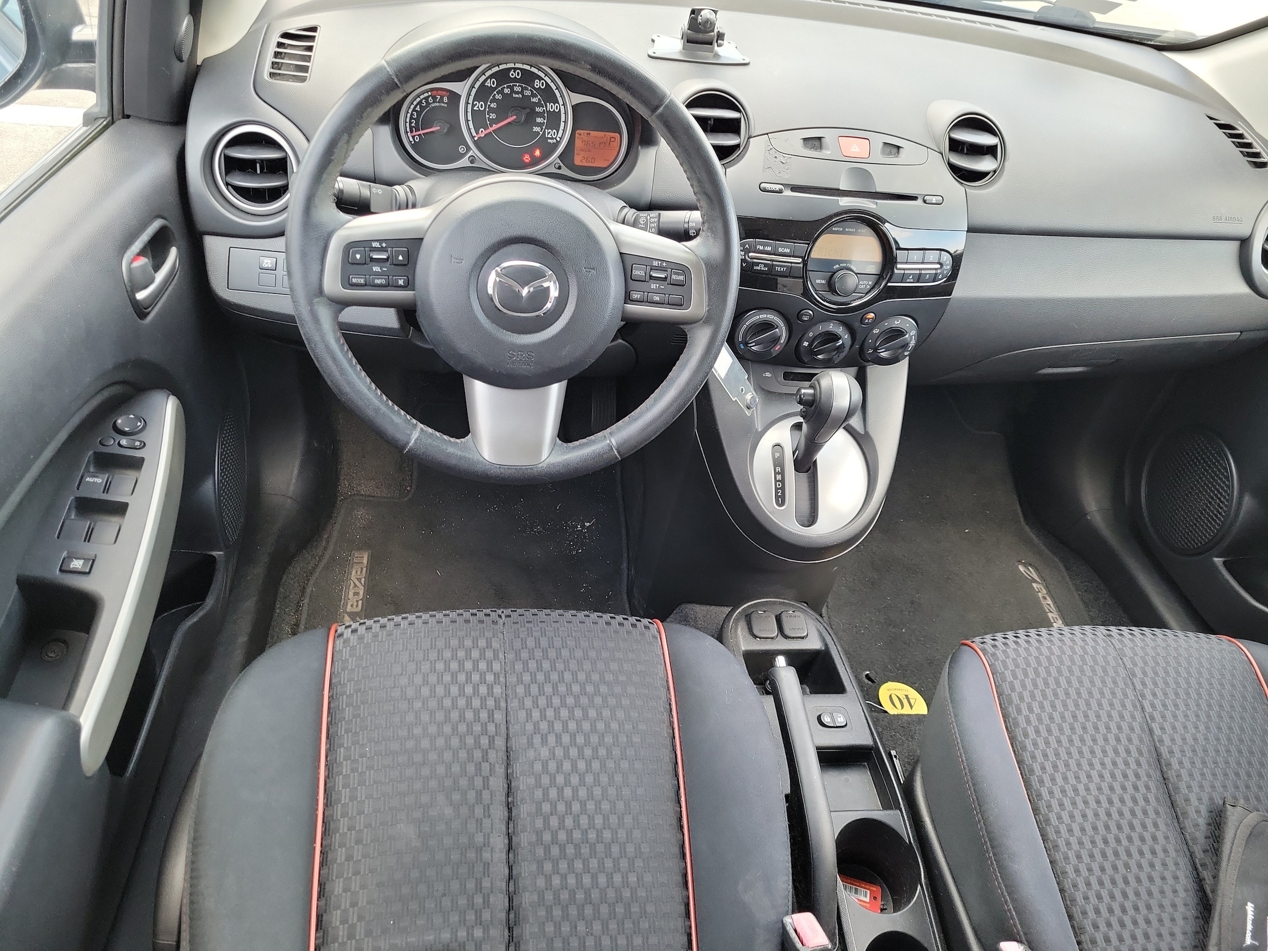 2014 Mazda Mazda2 Touring - Photo 12