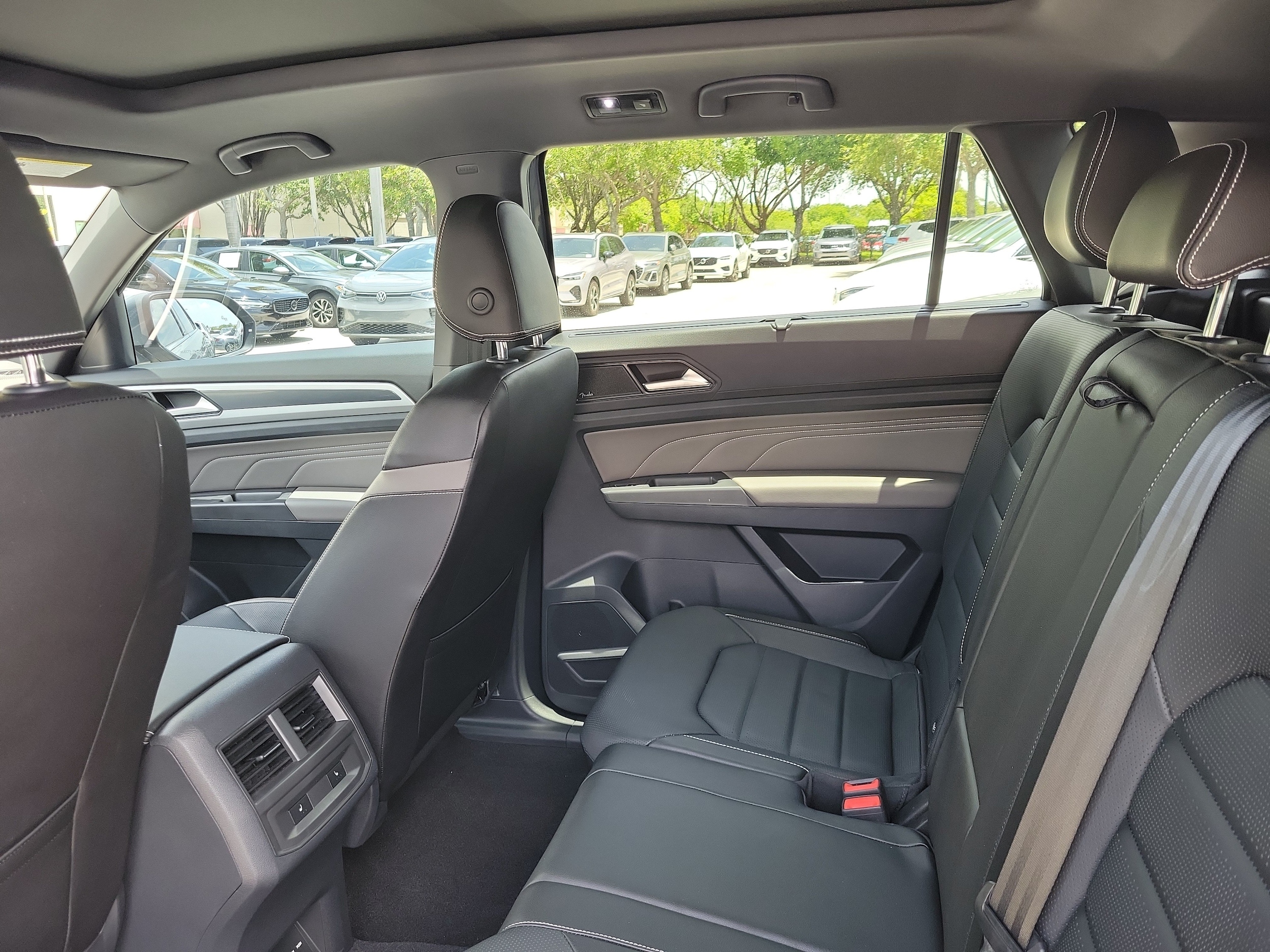 2023 Volkswagen Atlas Cross Sport SEL Premium R-Line - Photo 13