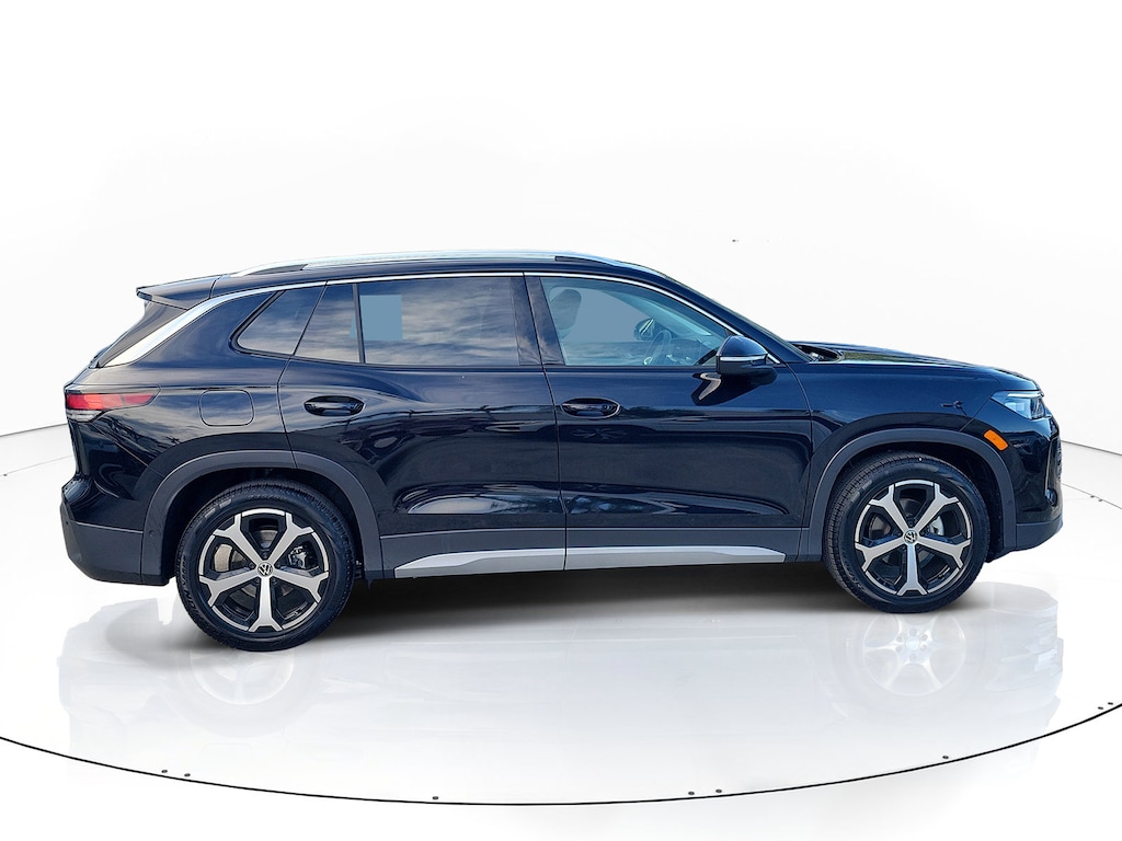 New 2026 Volkswagen Tiguan SE SUV
