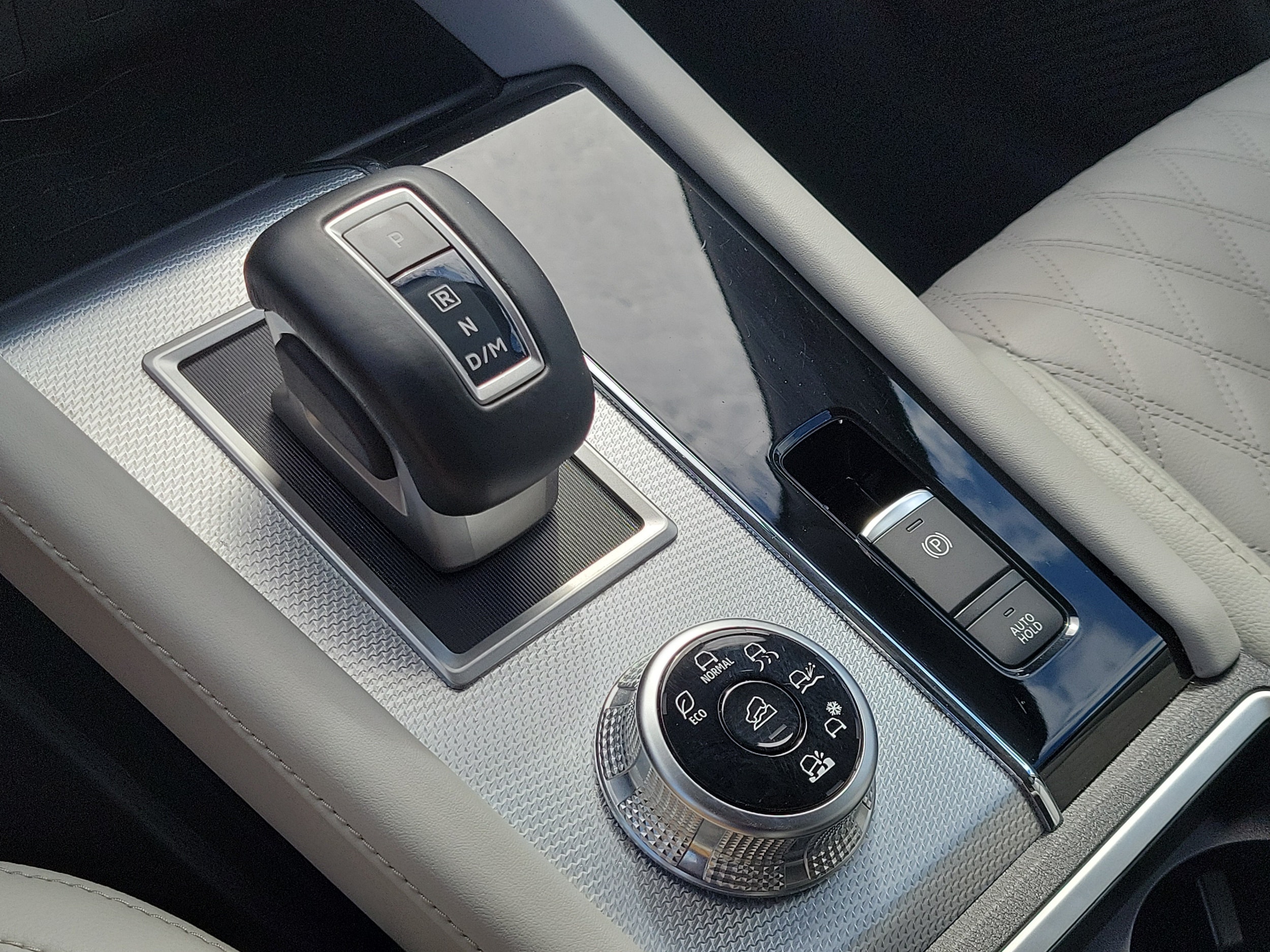 2023 Mitsubishi Outlander SEL - Photo 28