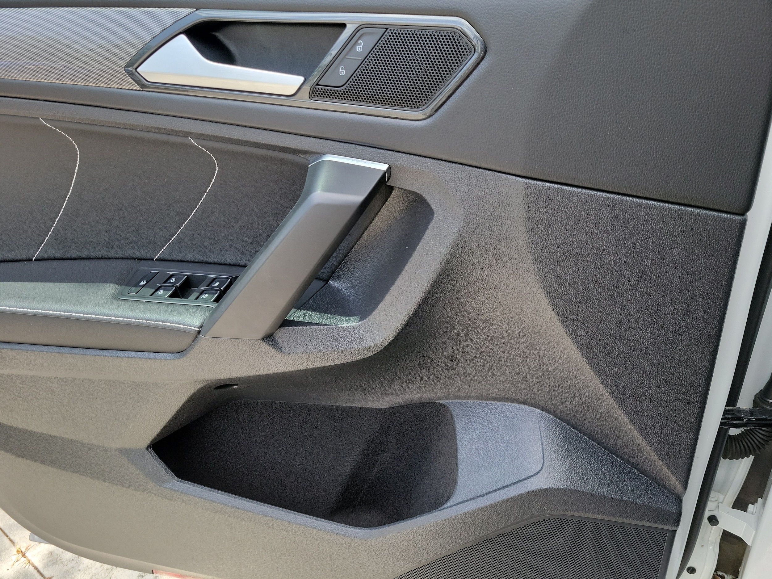2023 Volkswagen Tiguan SE - Photo 18