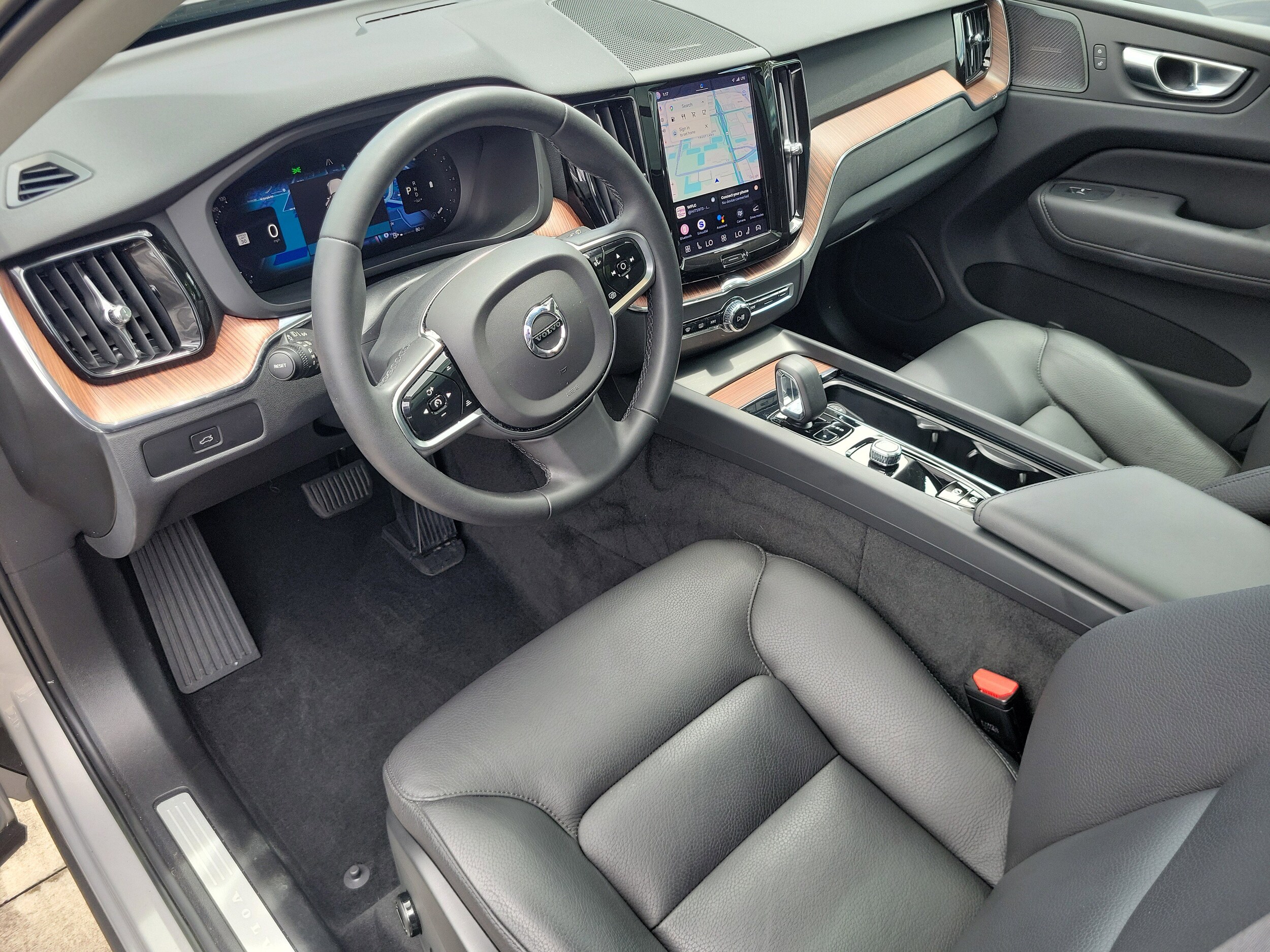2023 Volvo XC60 Plus - Photo 15