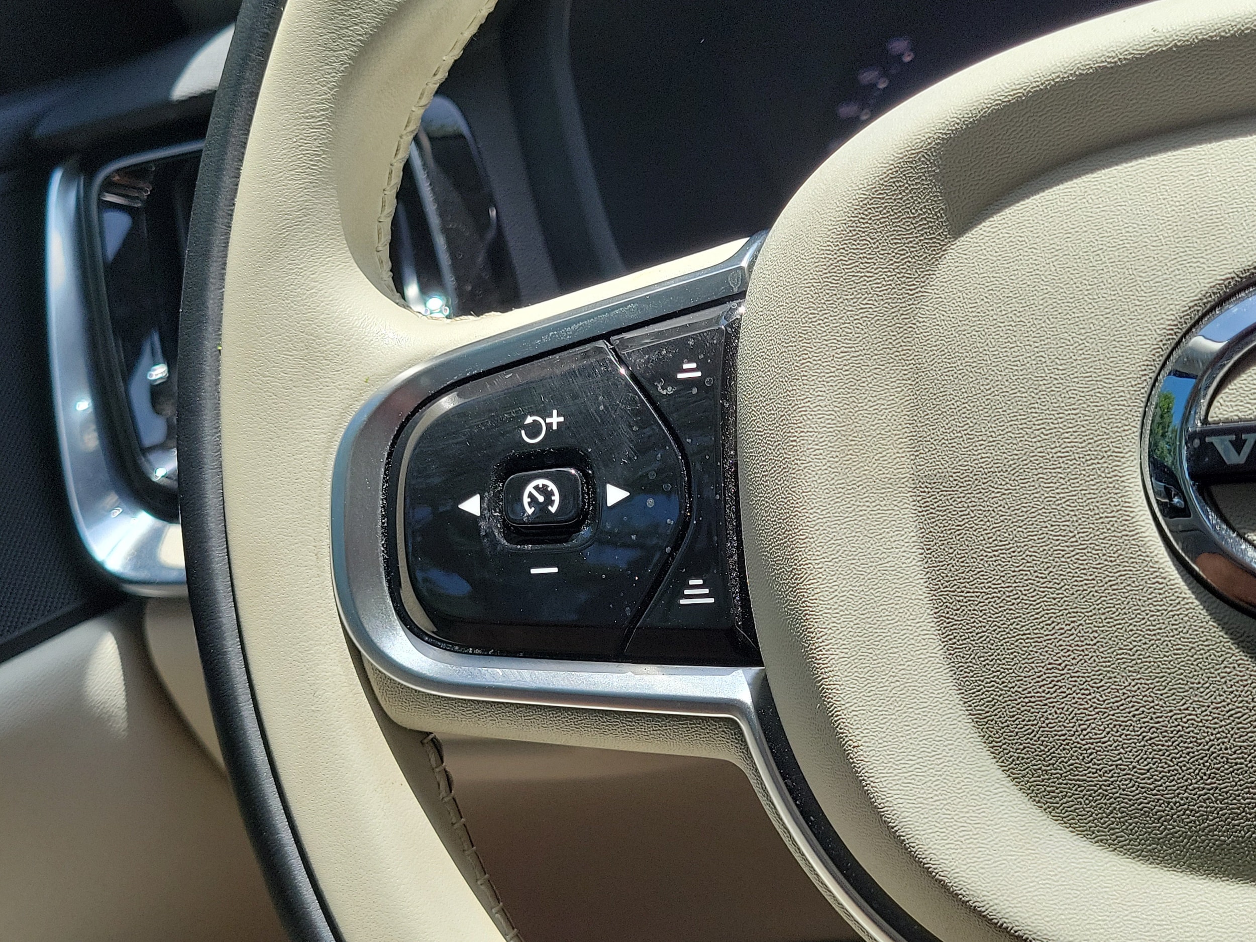 2024 Volvo S60 Plus - Photo 20