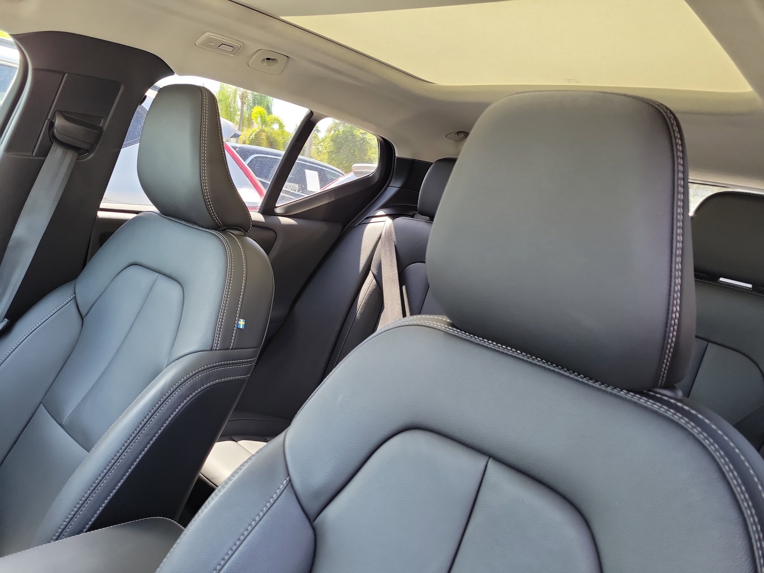 2025 Volvo XC40 Core - Photo 19