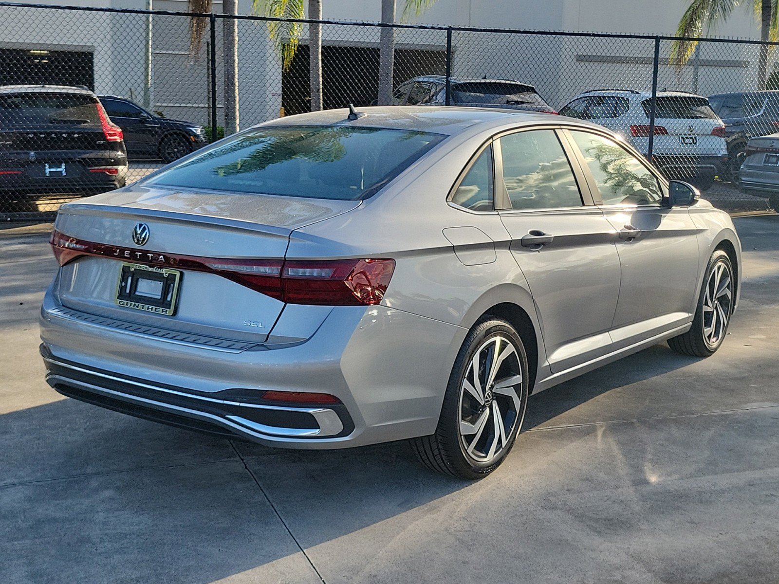 2025 Volkswagen Jetta 1.5T SEL photo 3