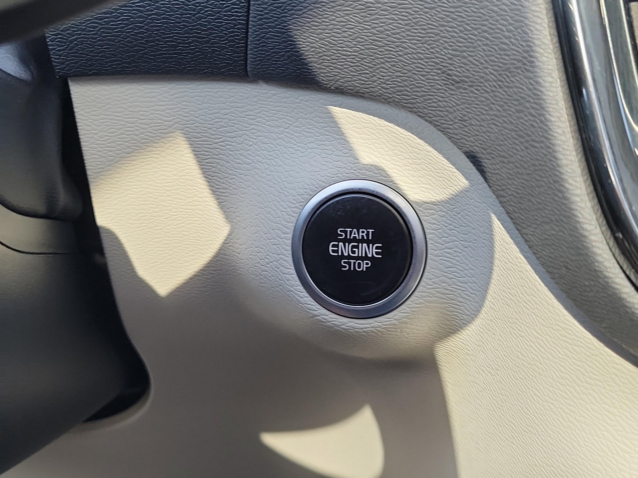 2024 Volvo XC40 Plus - Photo 30