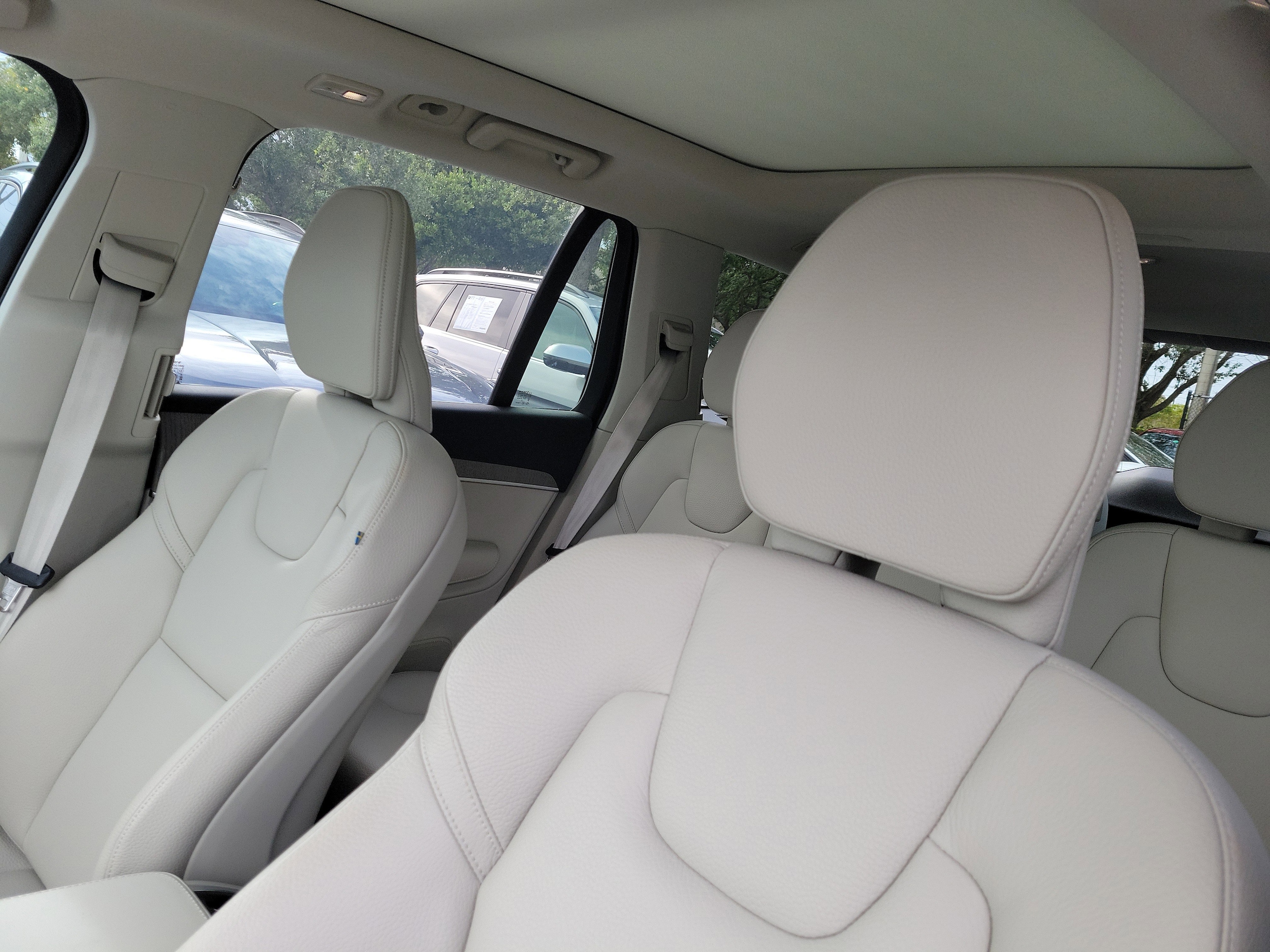 2025 Volvo XC90 Plus - Photo 21
