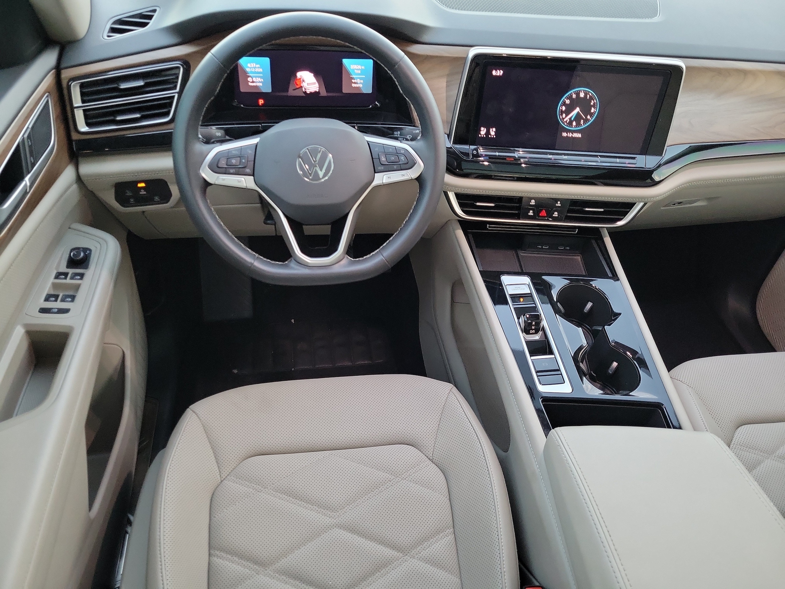 2024 Volkswagen Atlas SE w/Tech - Photo 8