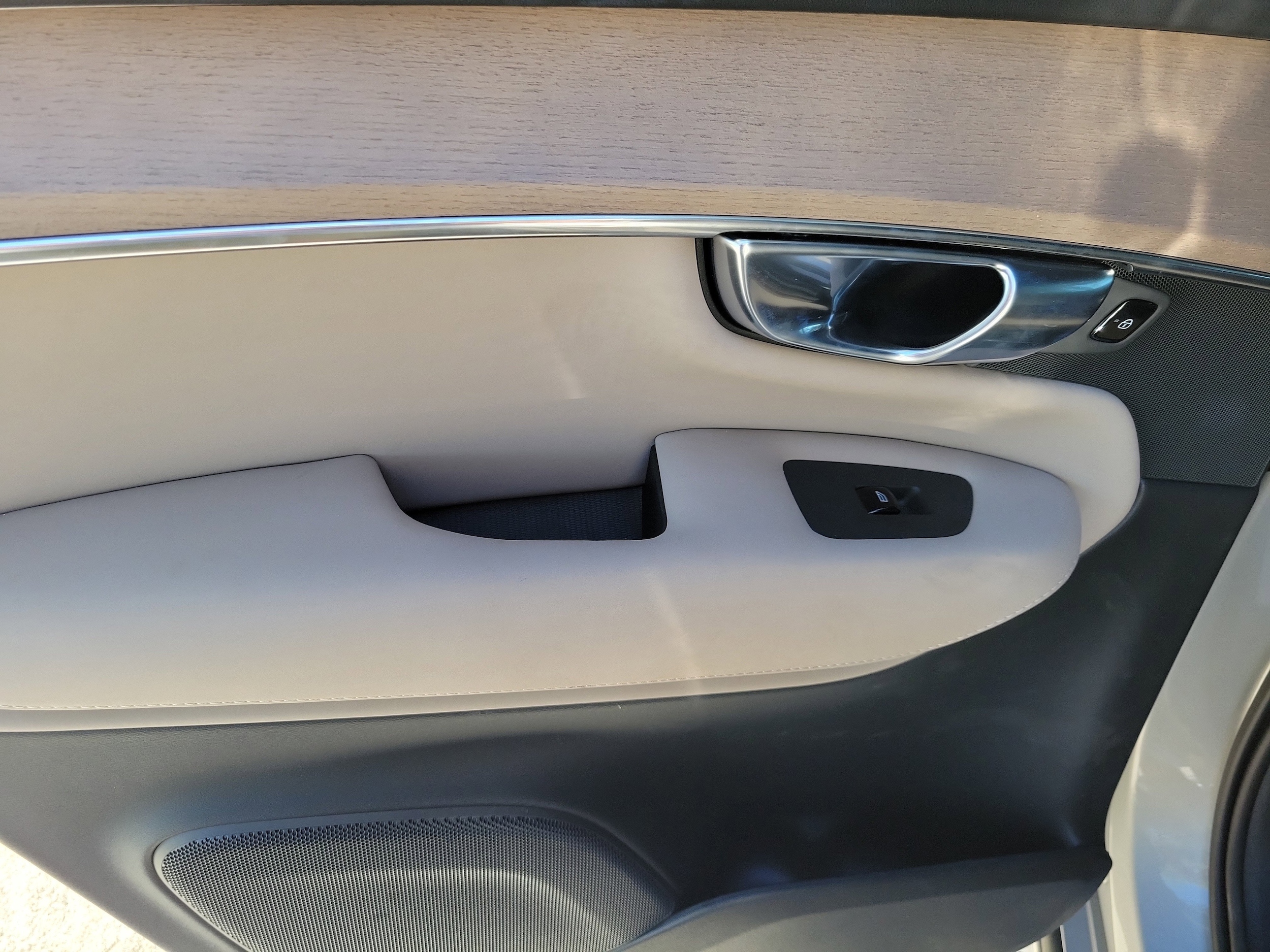 2025 Volvo XC90 Plus - Photo 15