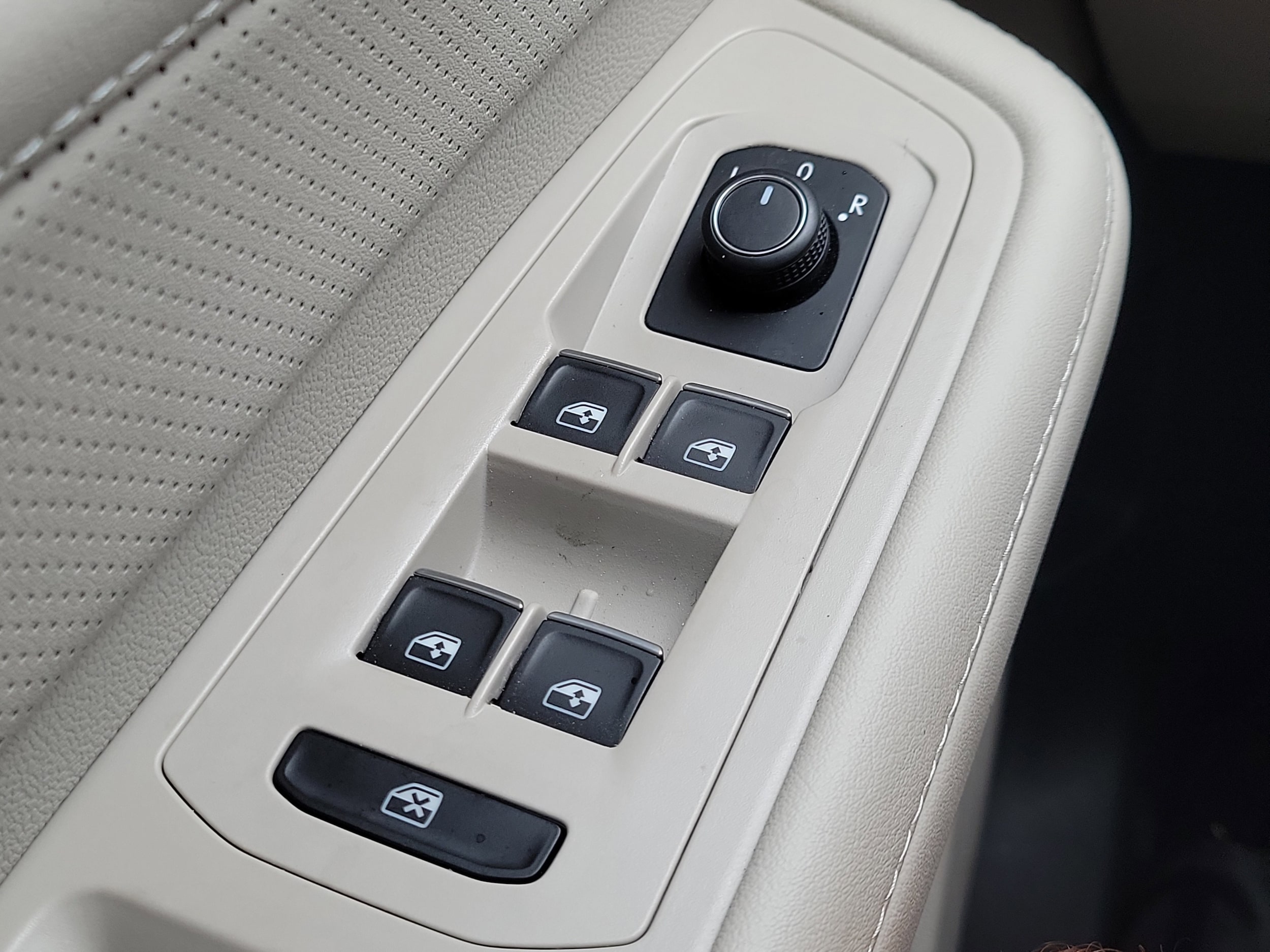 2026 Volkswagen Atlas SE w/Tech - Photo 27
