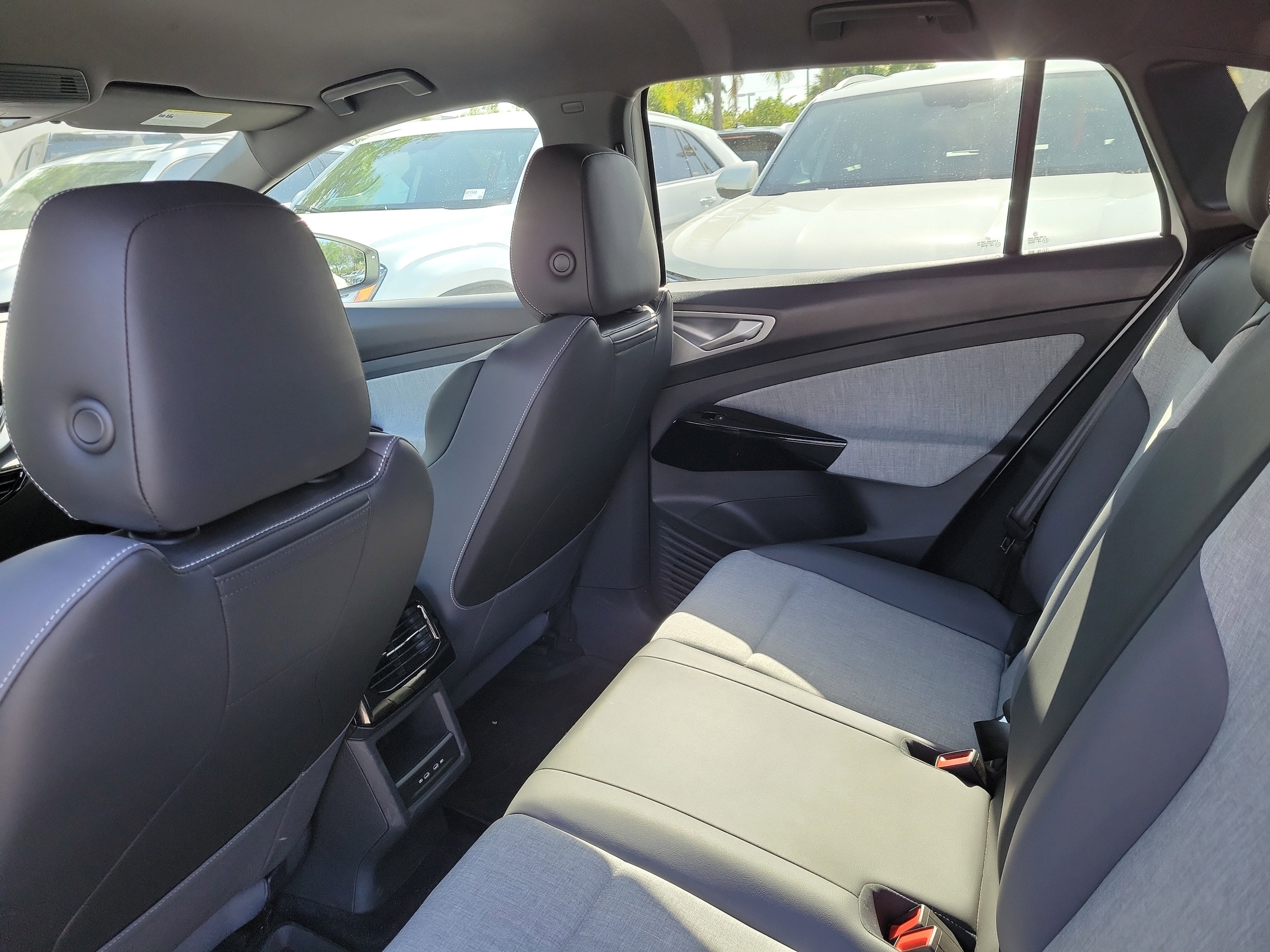 2023 Volkswagen ID.4 PRO - Photo 10