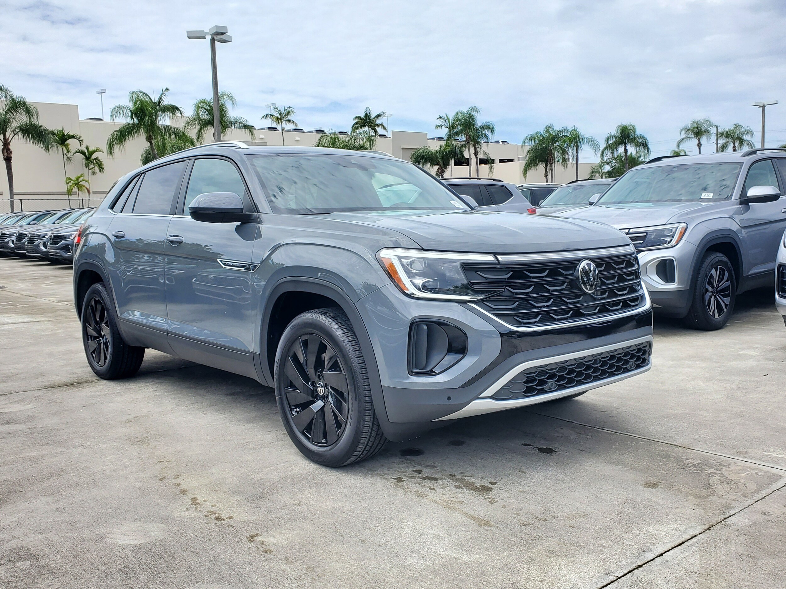 2026 Volkswagen Atlas Cross Sport SE Technology photo 2