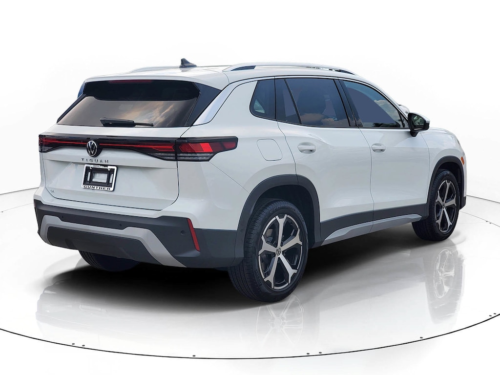 New 2026 Volkswagen Tiguan SE SUV
