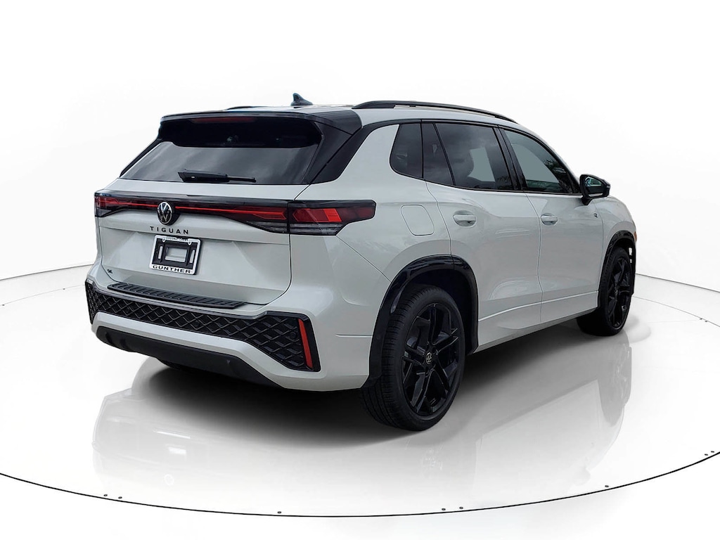 New 2026 Volkswagen Tiguan SE R-Line Black SUV