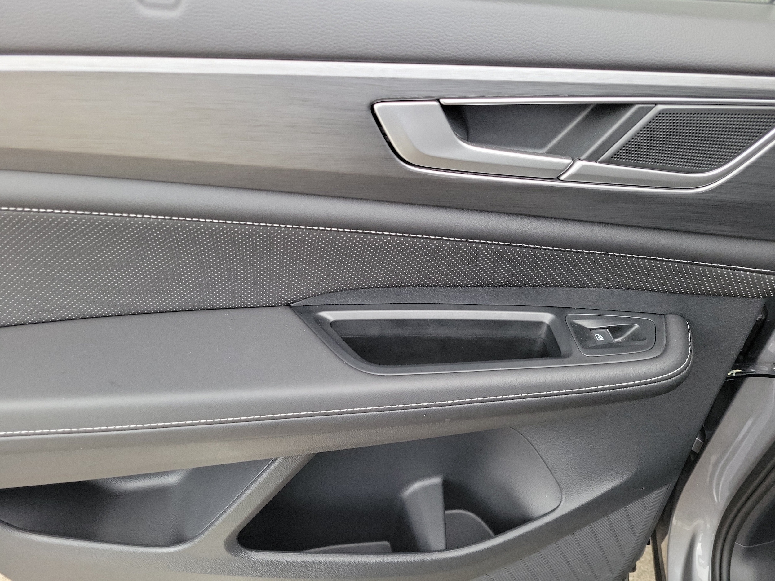 2024 Volkswagen Atlas Cross Sport SE w/Tech - Photo 14