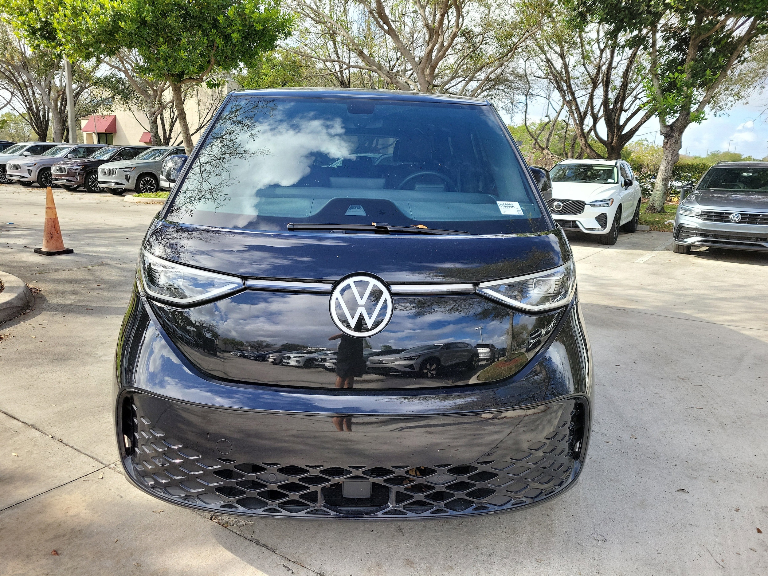 Used 2025 Volkswagen ID. Buzz PRO S with VIN WVGAWVEB0SH014622 for sale in Coconut Creek, FL