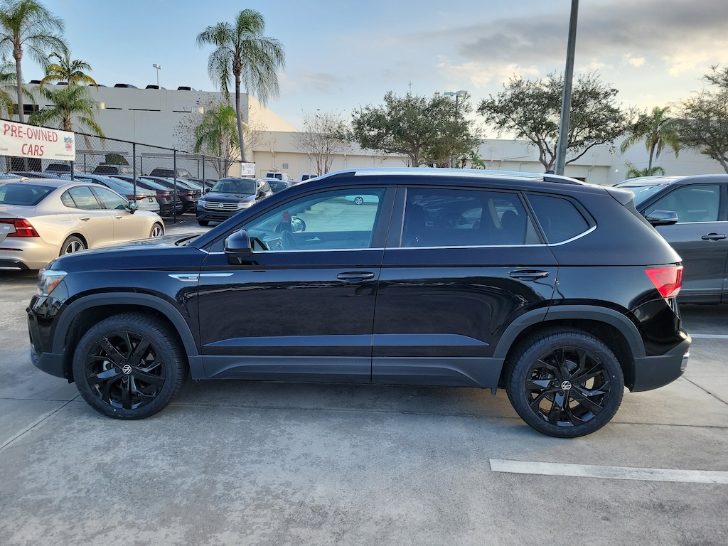 Used 2022 Volkswagen Taos 1.5T SE SUV