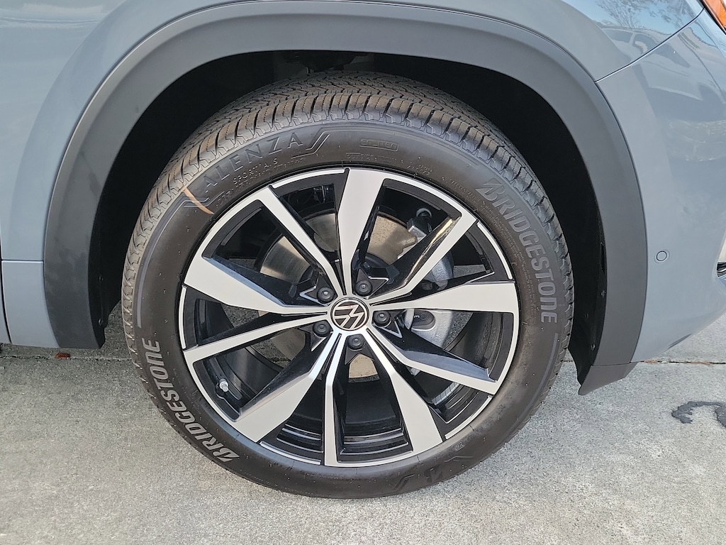 New 2026 Volkswagen Atlas 2.0T SEL Premium R-Line SUV