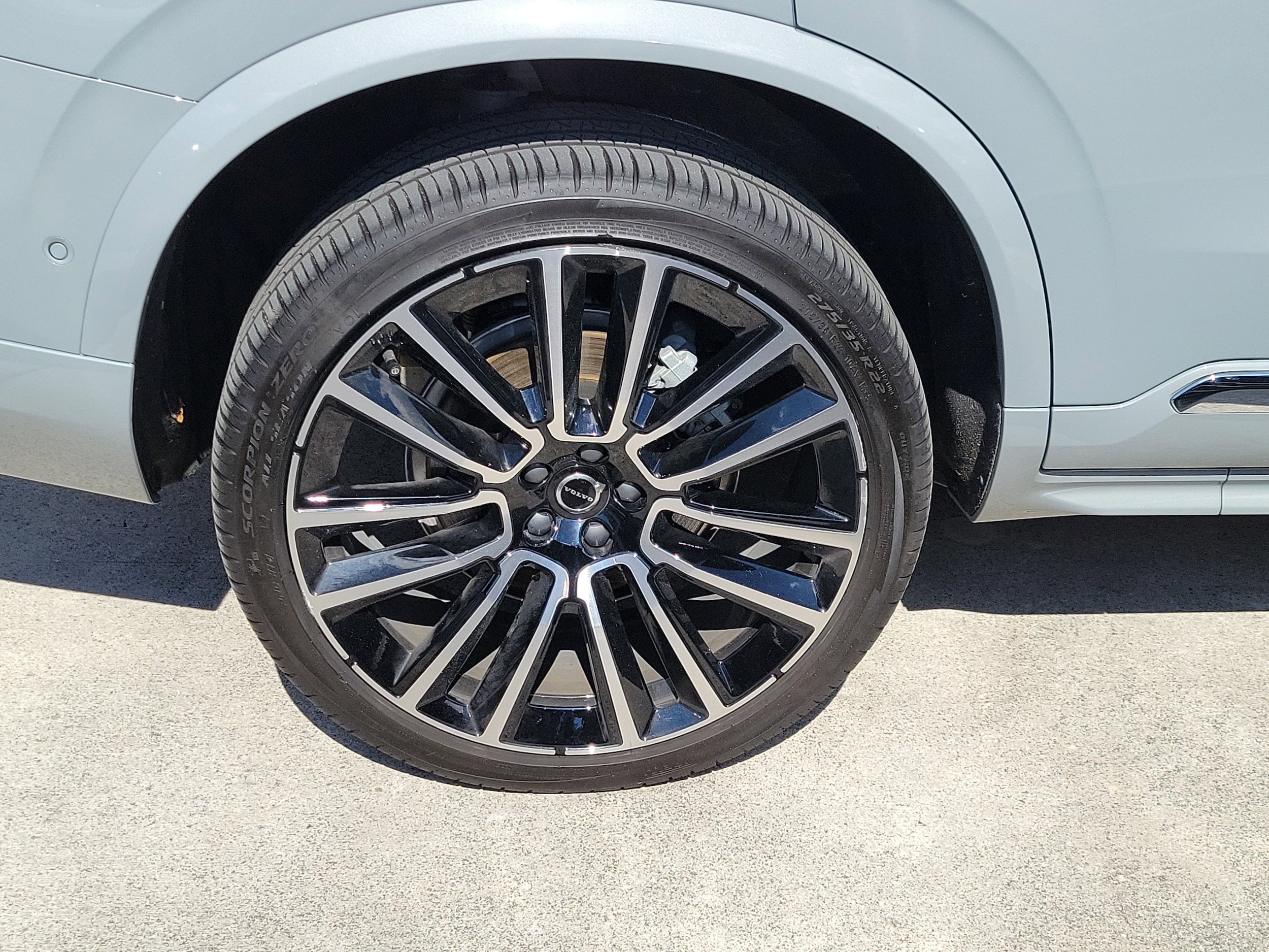 2025 Volvo XC90 Plus - Photo 12