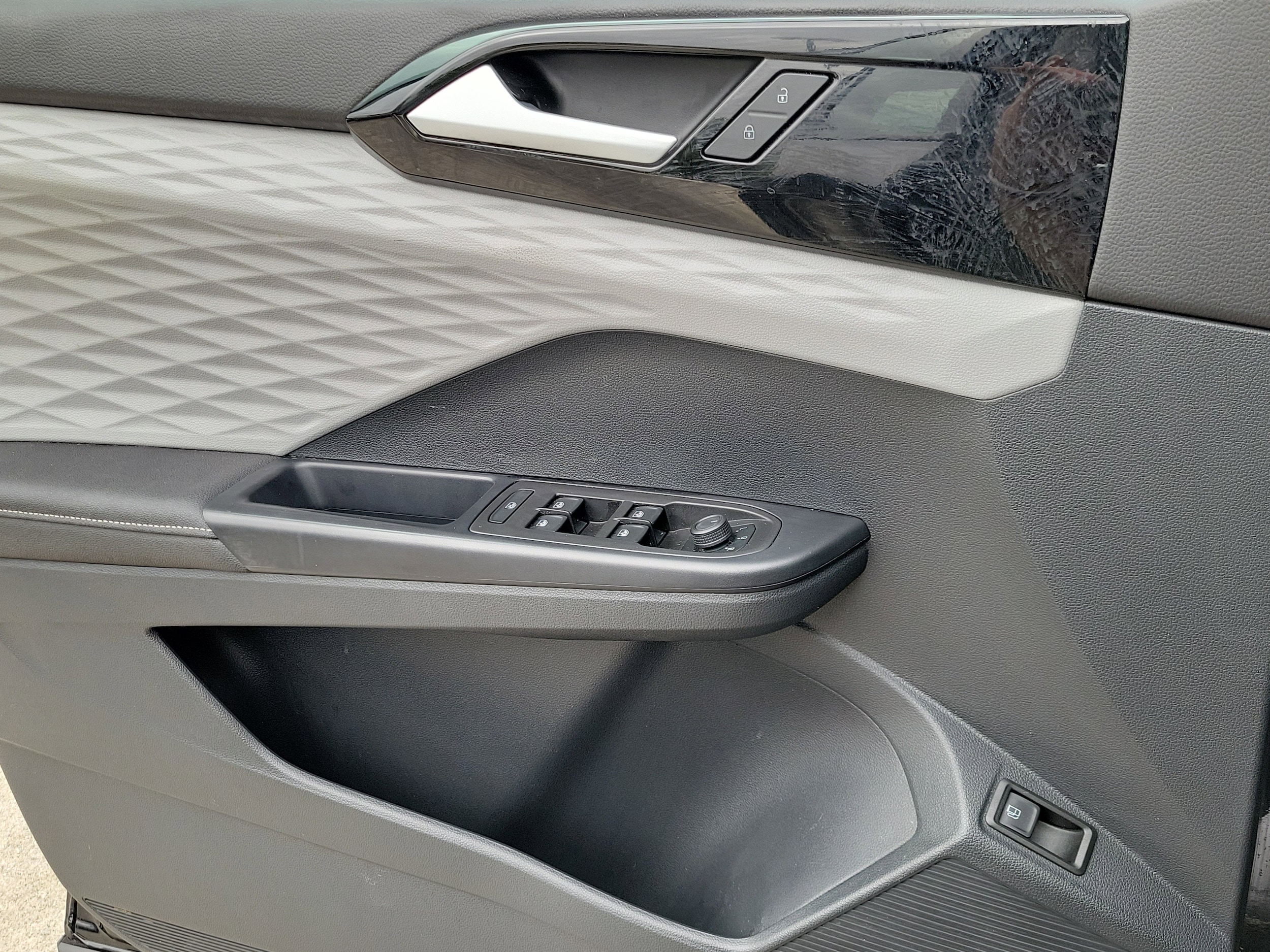 2024 Volkswagen Taos S - Photo 18