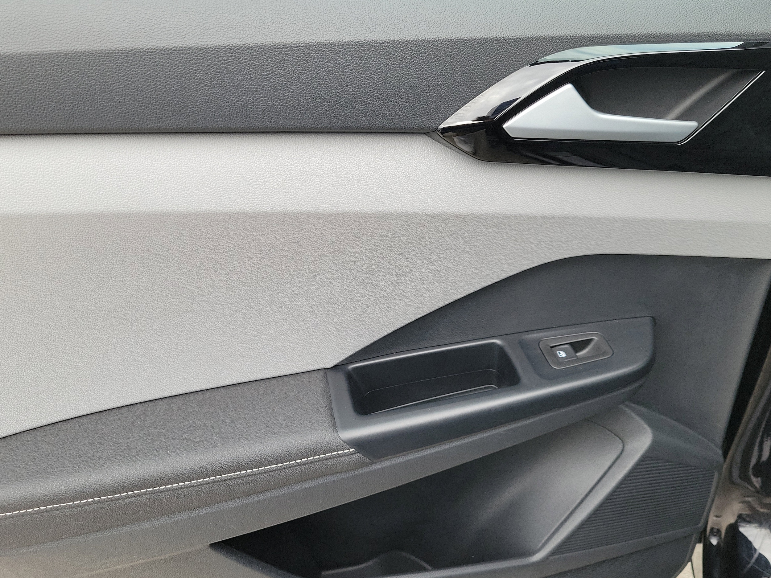 2024 Volkswagen Taos S - Photo 15