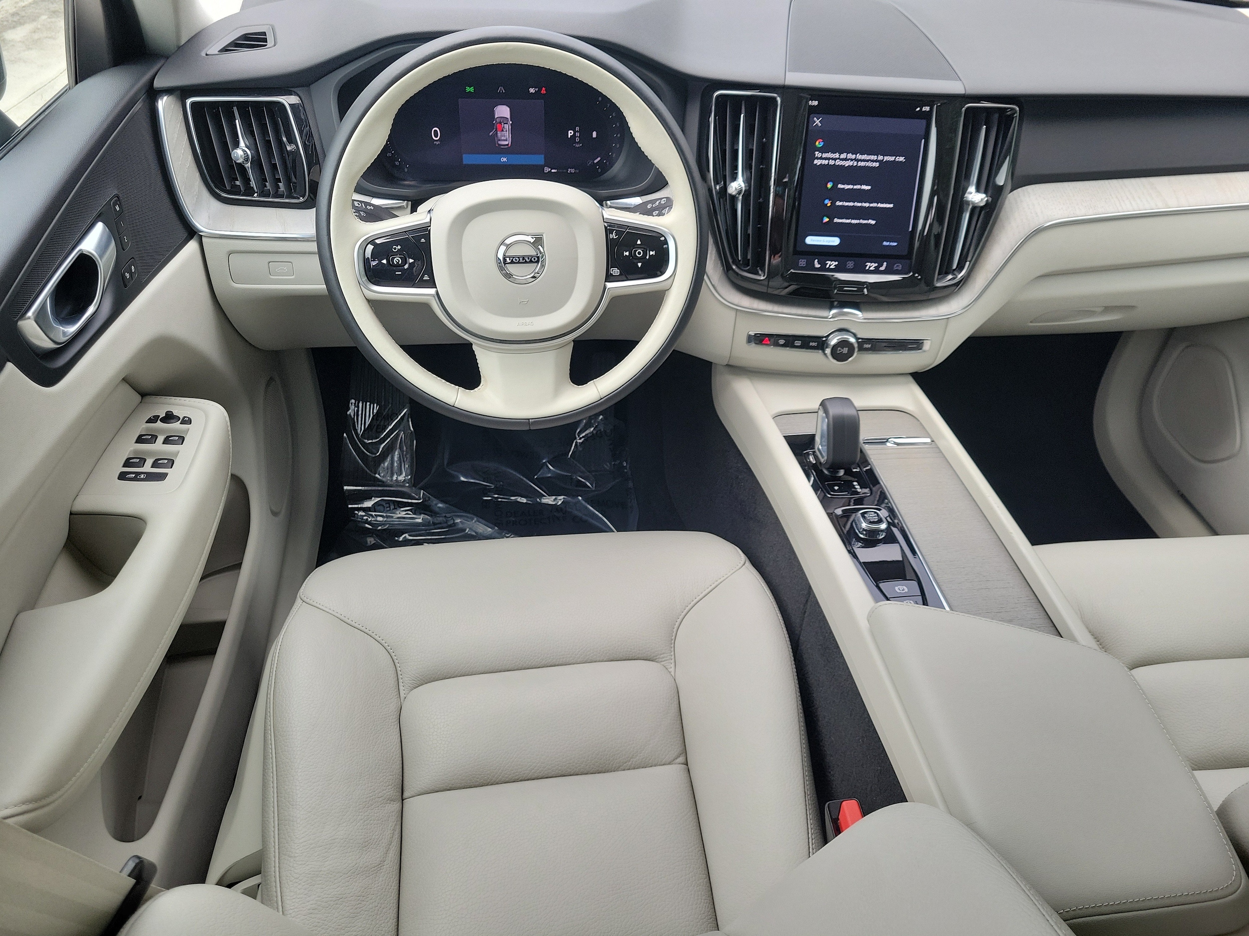 2024 Volvo XC60 Plus - Photo 12