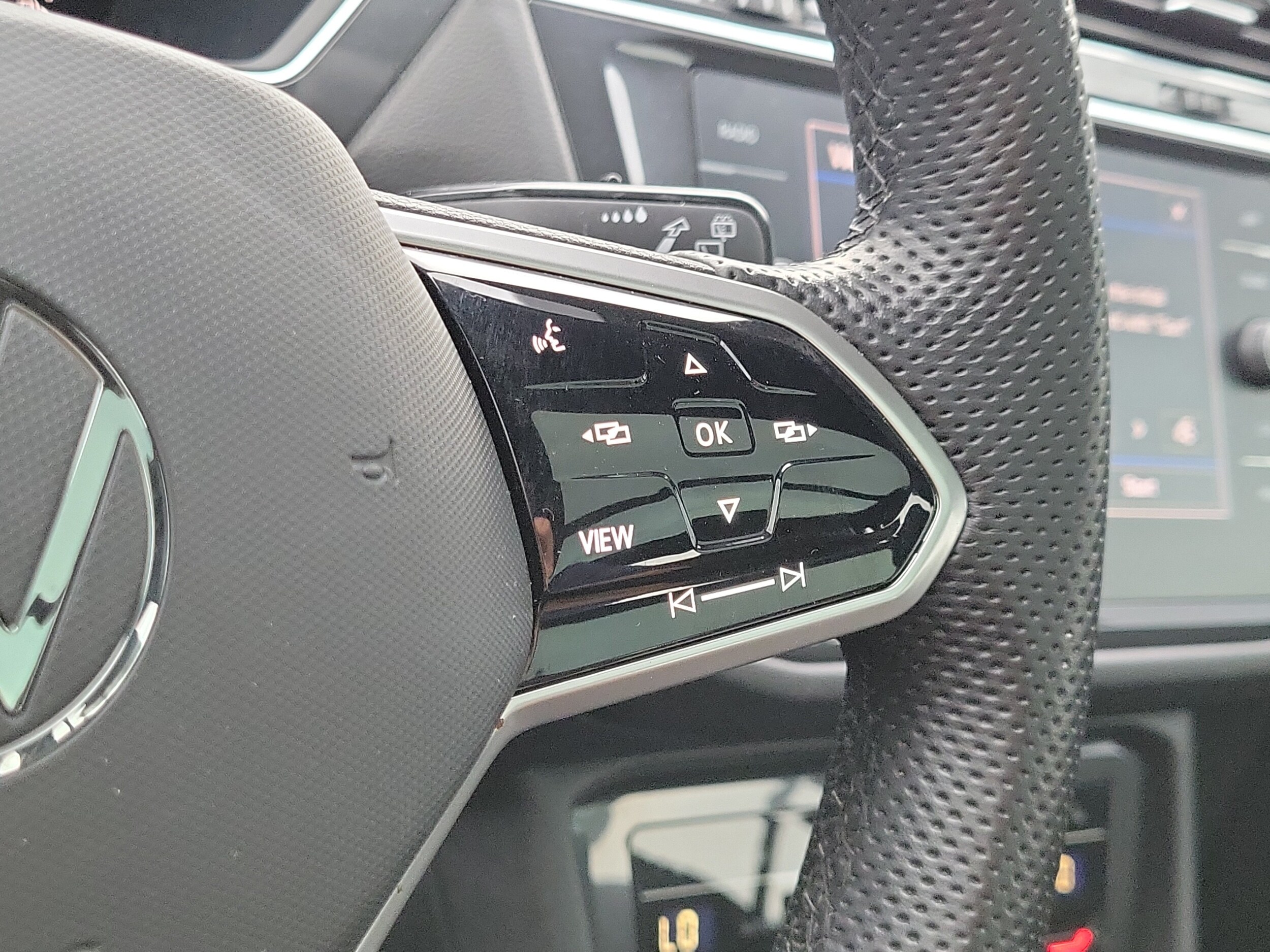 2023 Volkswagen Tiguan SE R-LINE BLACK - Photo 23