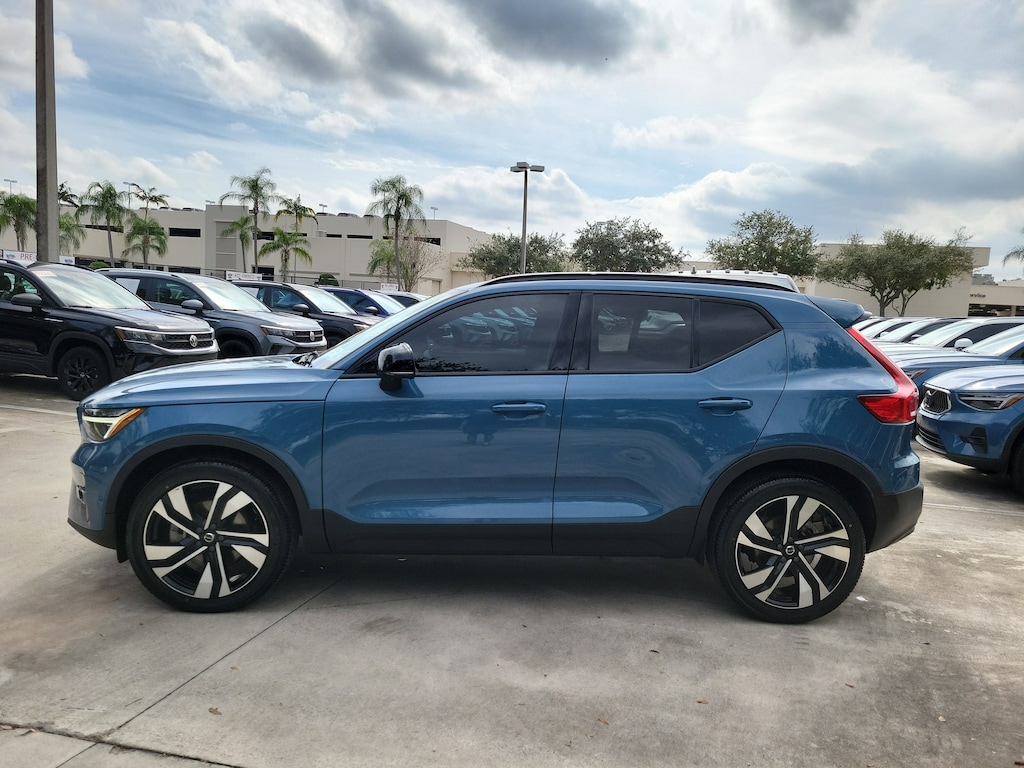 Used 2024 Volvo XC40 B5 Plus Dark SUV