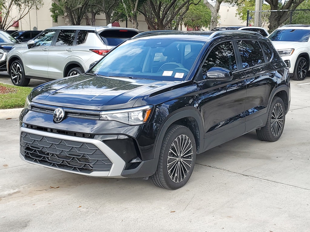 Certified 2025 Volkswagen Taos 1.5T SE SUV