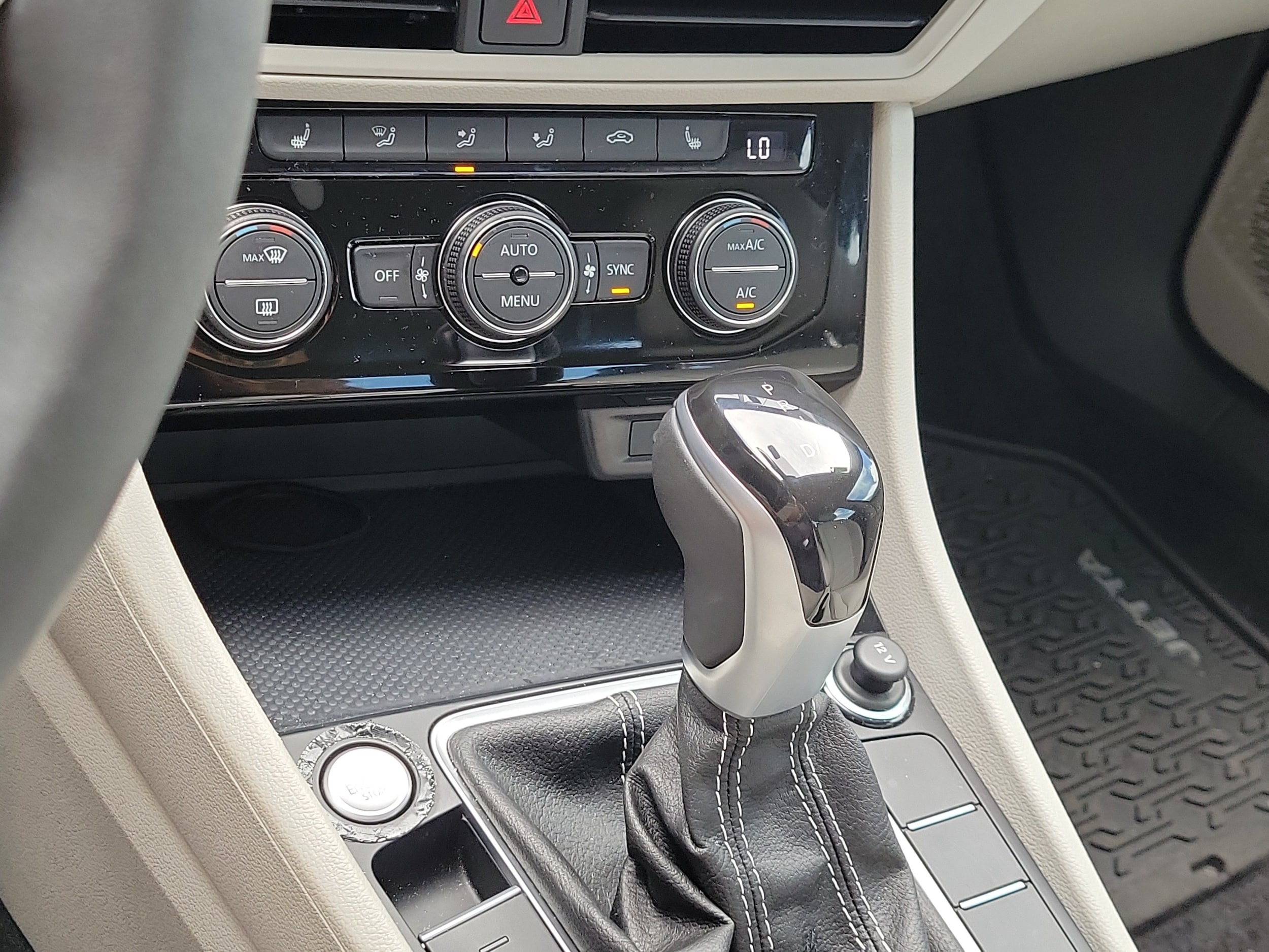 2024 Volkswagen Jetta SE - Photo 21