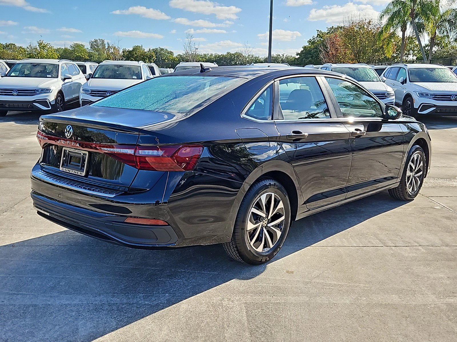 2025 Volkswagen Jetta 1.5T S photo 3