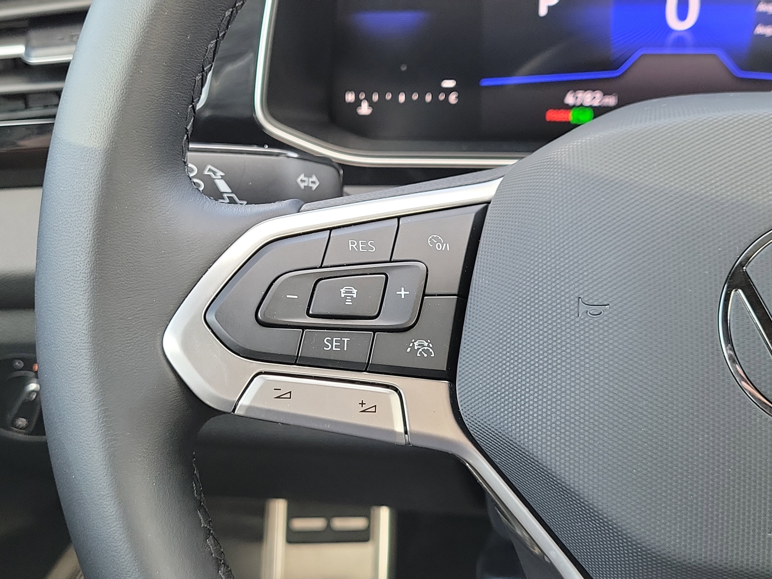 2025 Volkswagen Jetta Sport - Photo 17