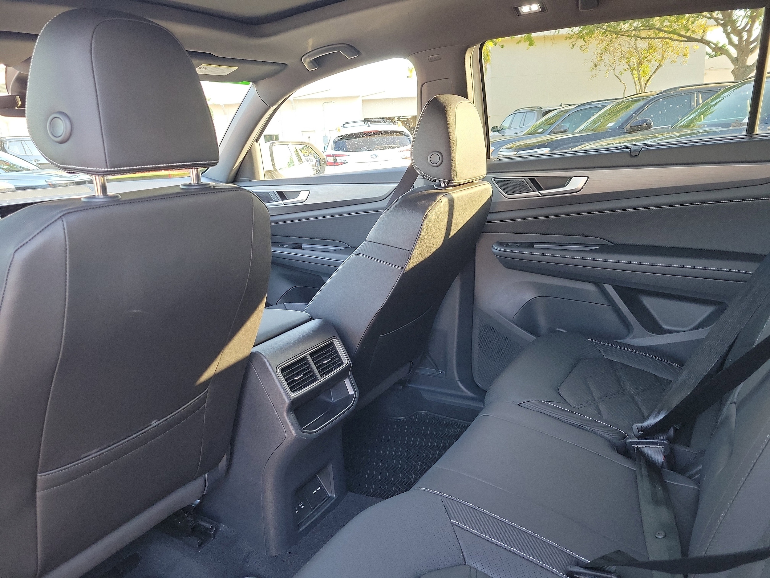 2025 Volkswagen Atlas Cross Sport SE w/Tech - Photo 11