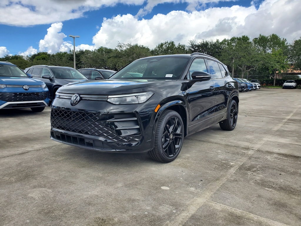 New 2026 Volkswagen Tiguan 2.0T SE R-Line Black SUV