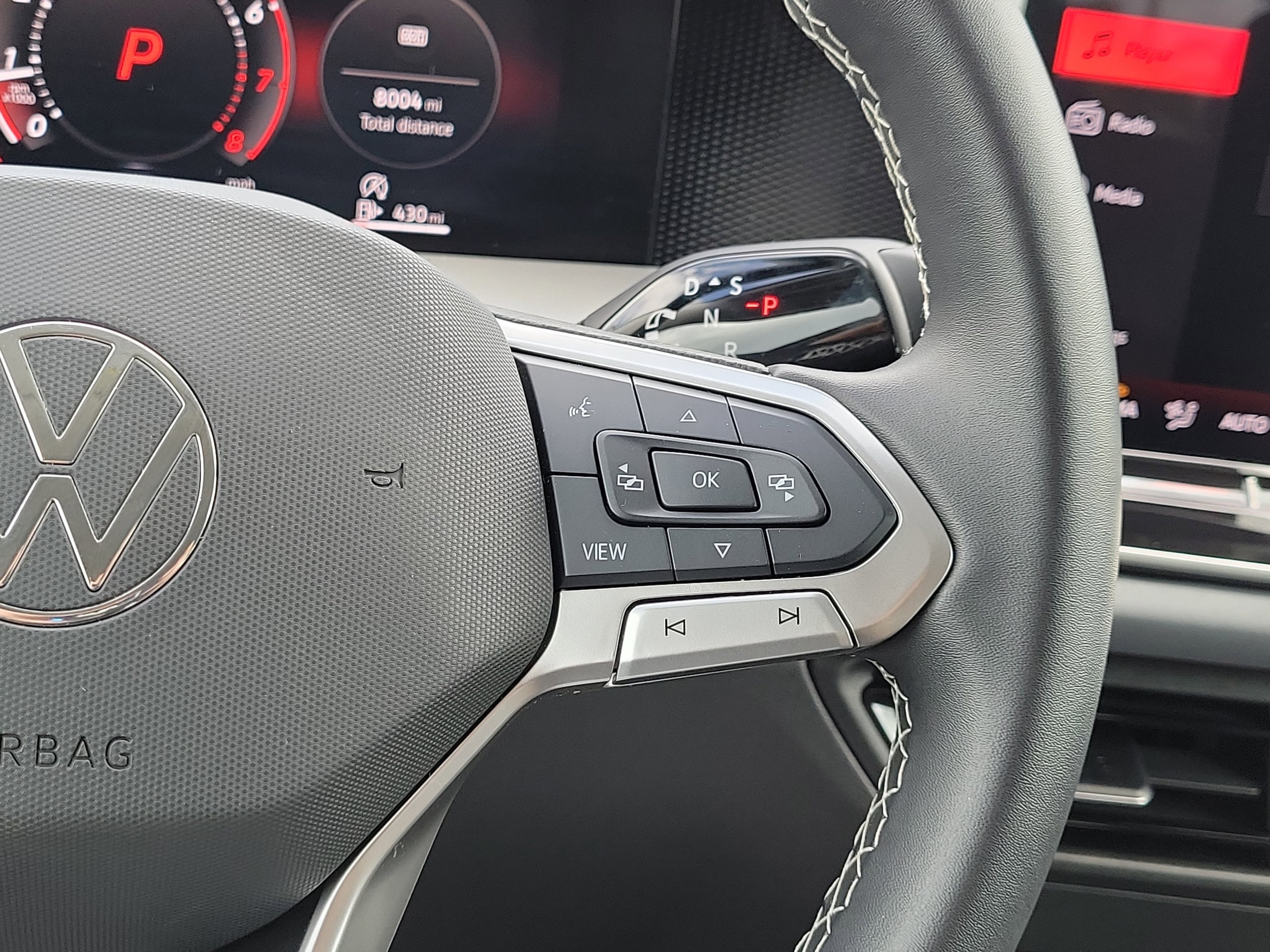 2025 Volkswagen Tiguan SE - Photo 25