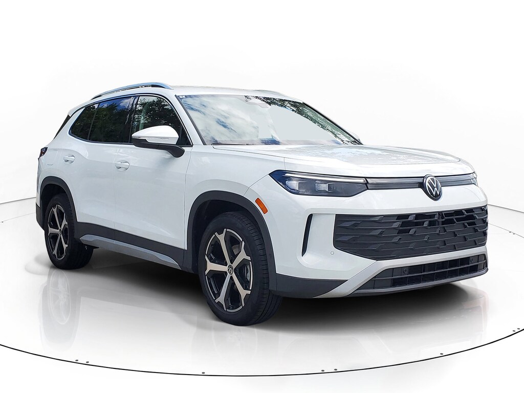 New 2026 Volkswagen Tiguan 2.0T SE SUV
