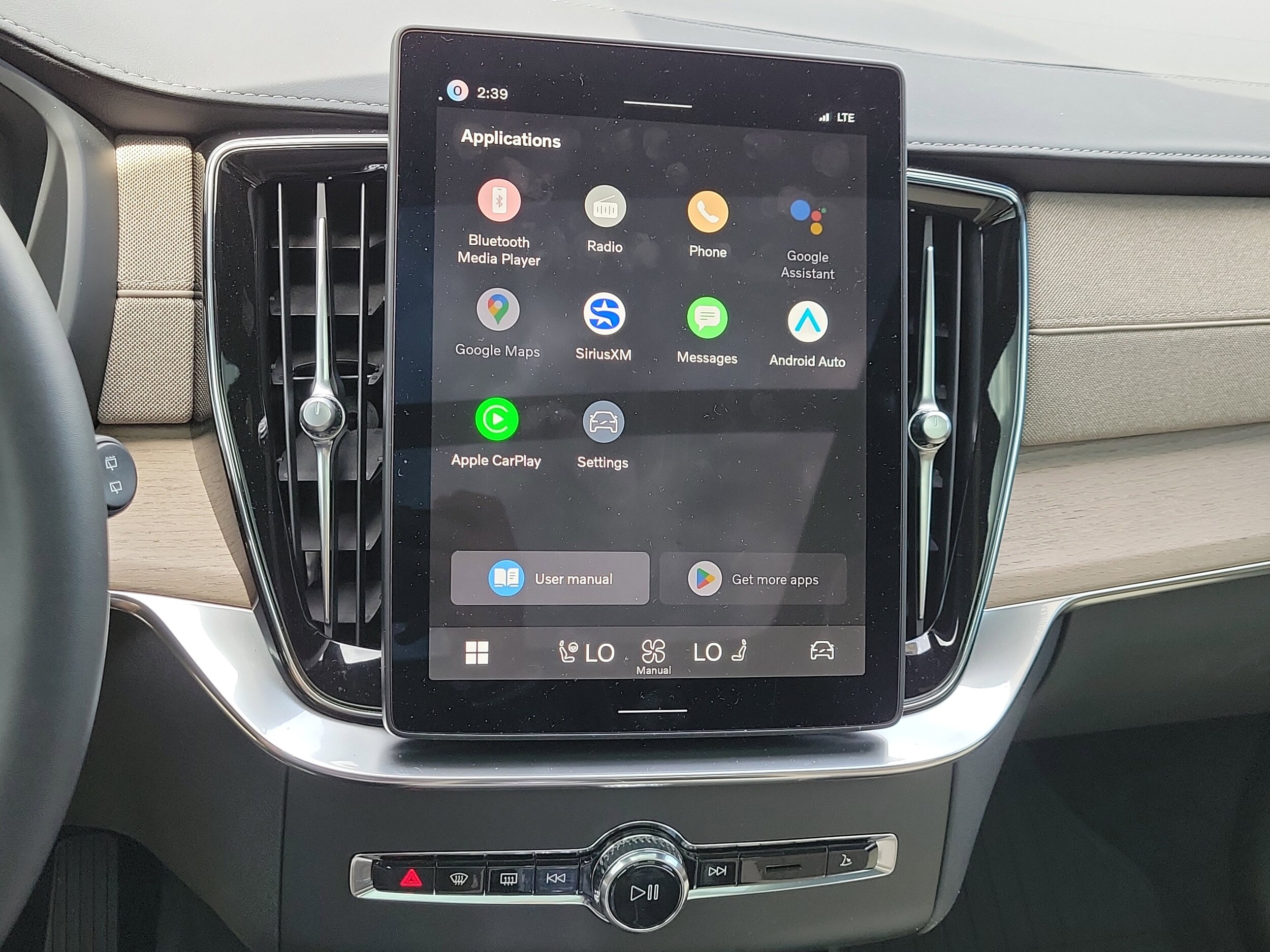 2026 Volvo XC90 Plus - Photo 26