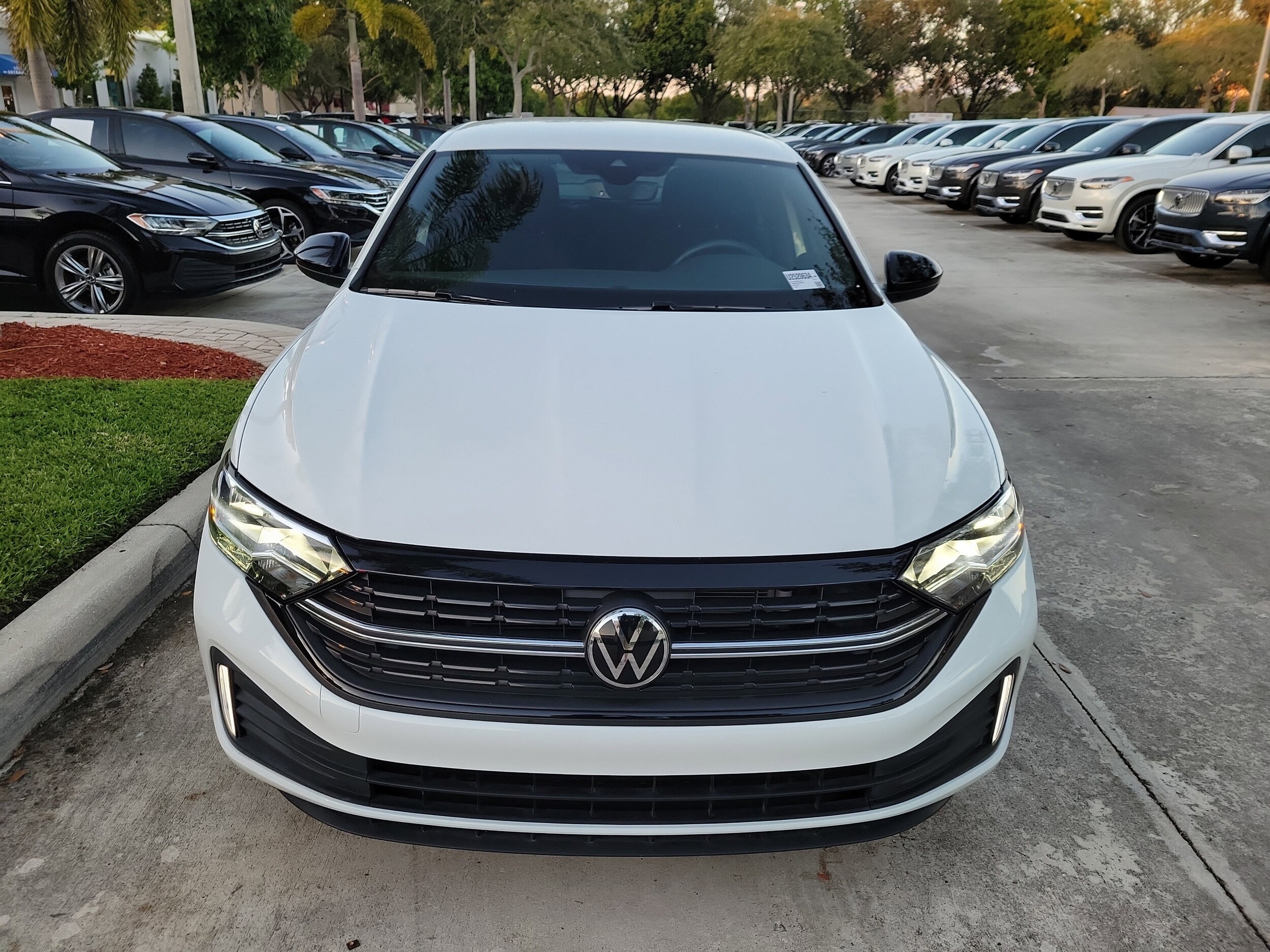 2023 Volkswagen Jetta 1.5T Sport photo 2