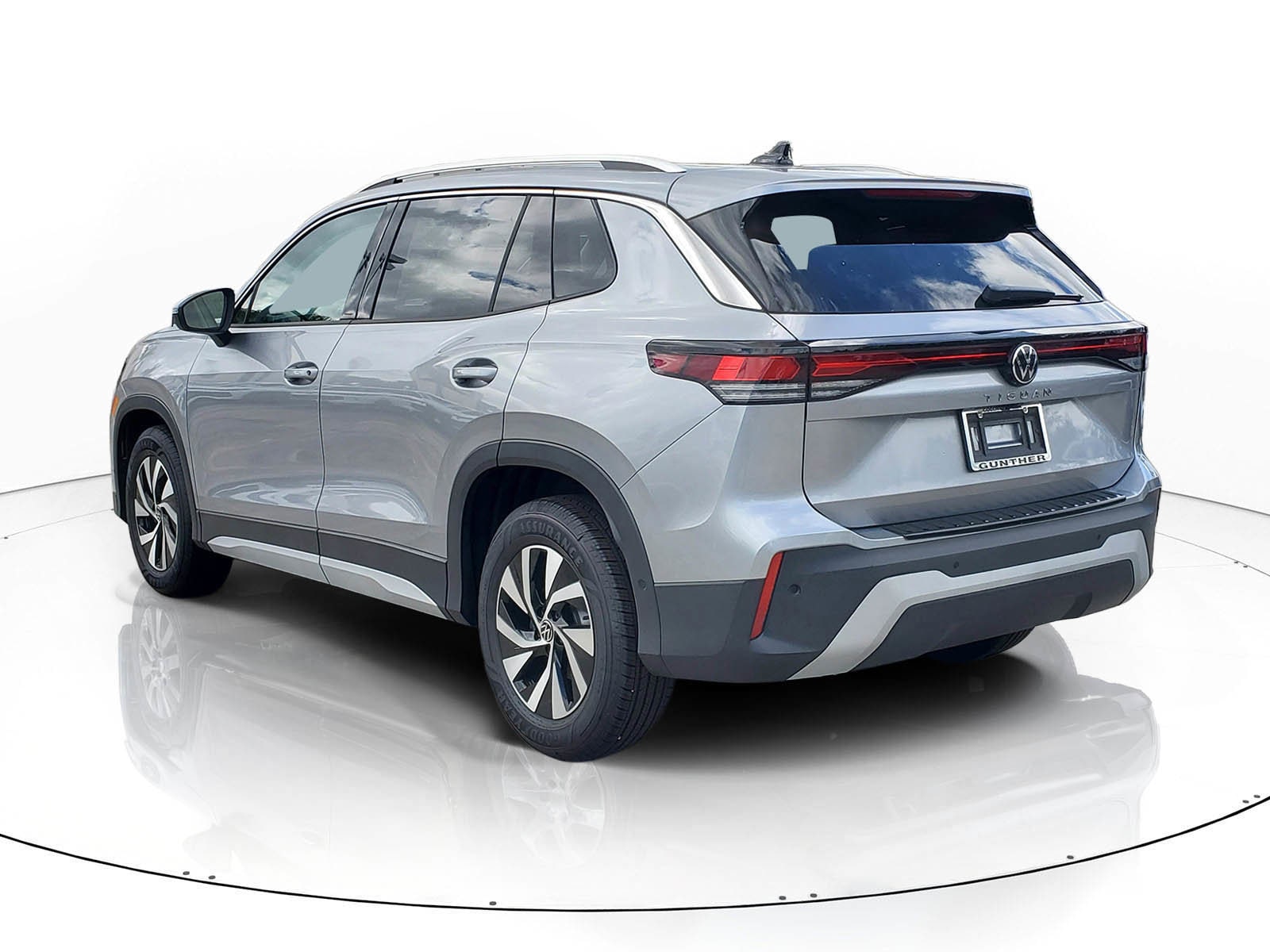 2026 Volkswagen Tiguan S - Photo 4