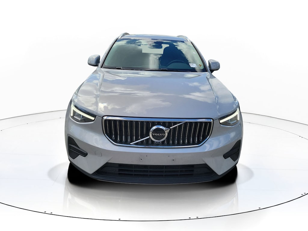 Used 2025 Volvo XC40 B5 Core Bright Theme SUV