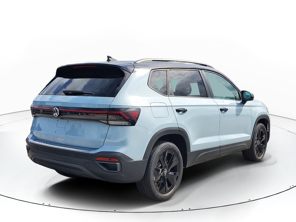 New 2026 Volkswagen Taos 1.5T SE Black SUV