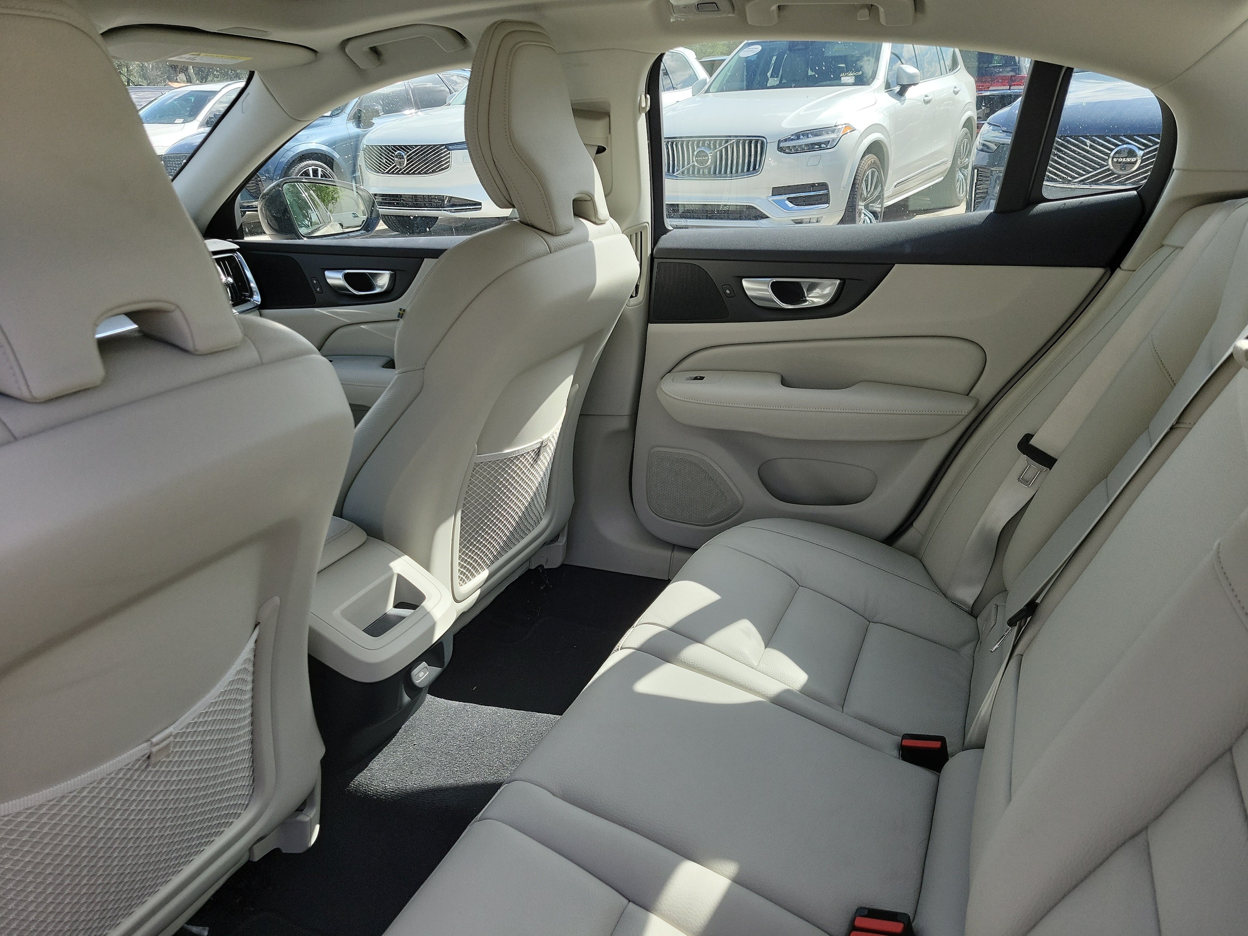 2024 Volvo S60 Plus - Photo 12